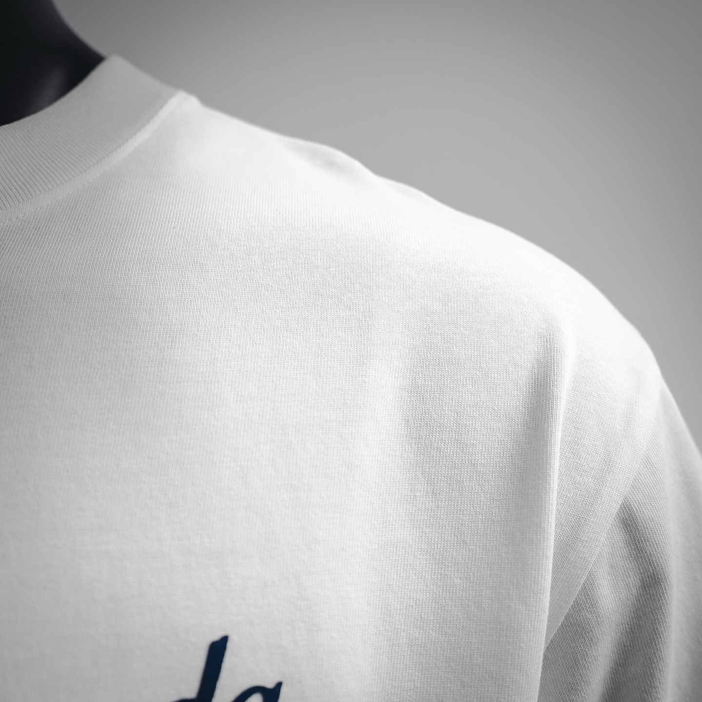 Pra letter embroidered t-shirts