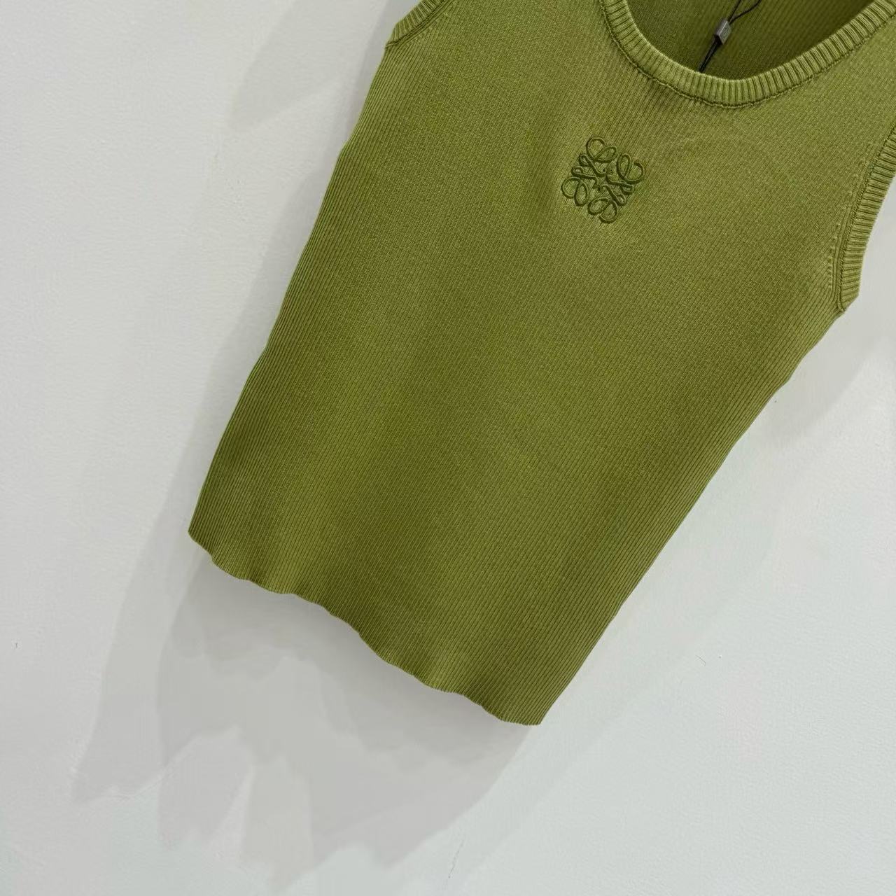 Loe 26ss tank top