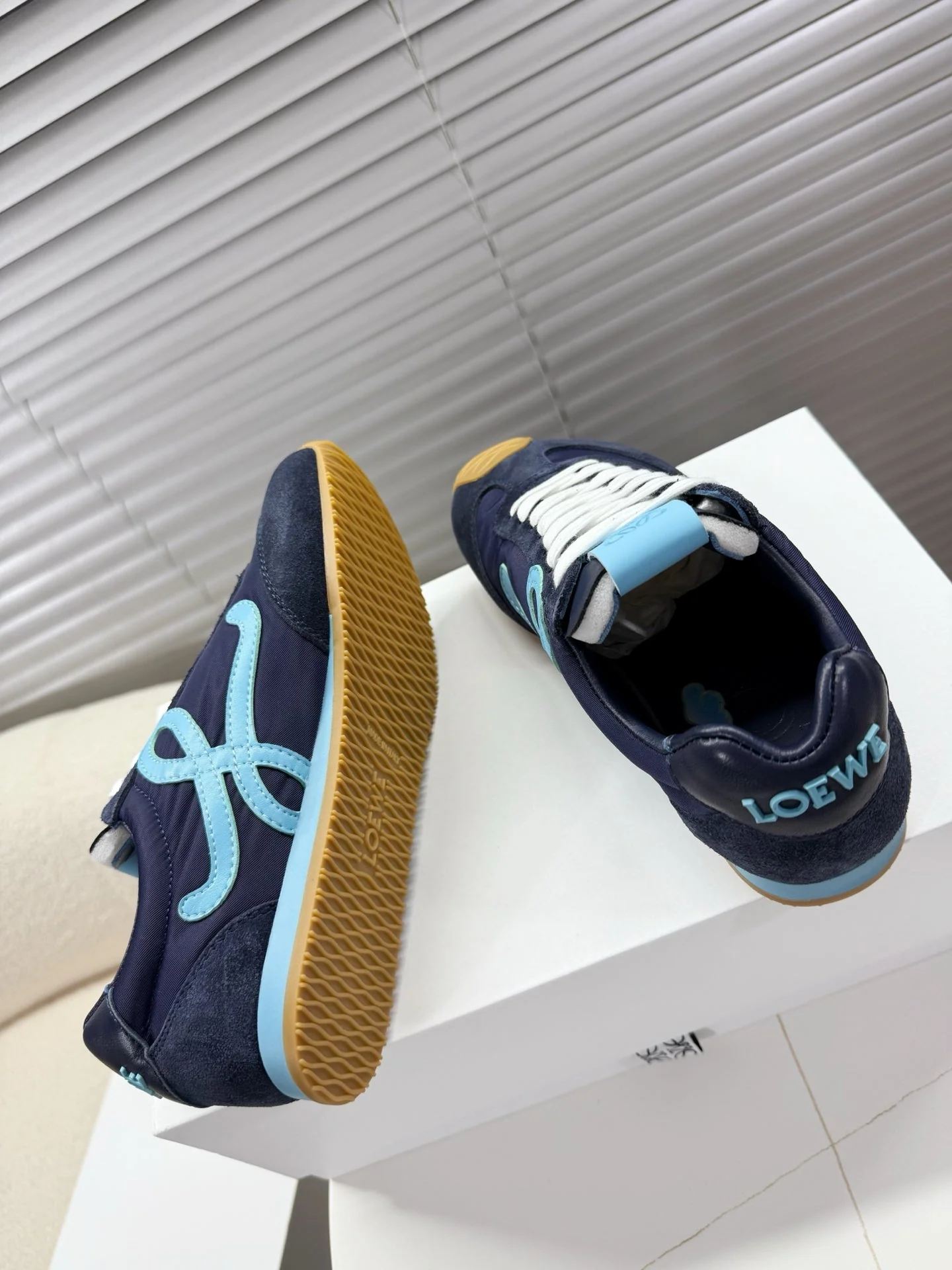 Loe 25fw all-match shoe