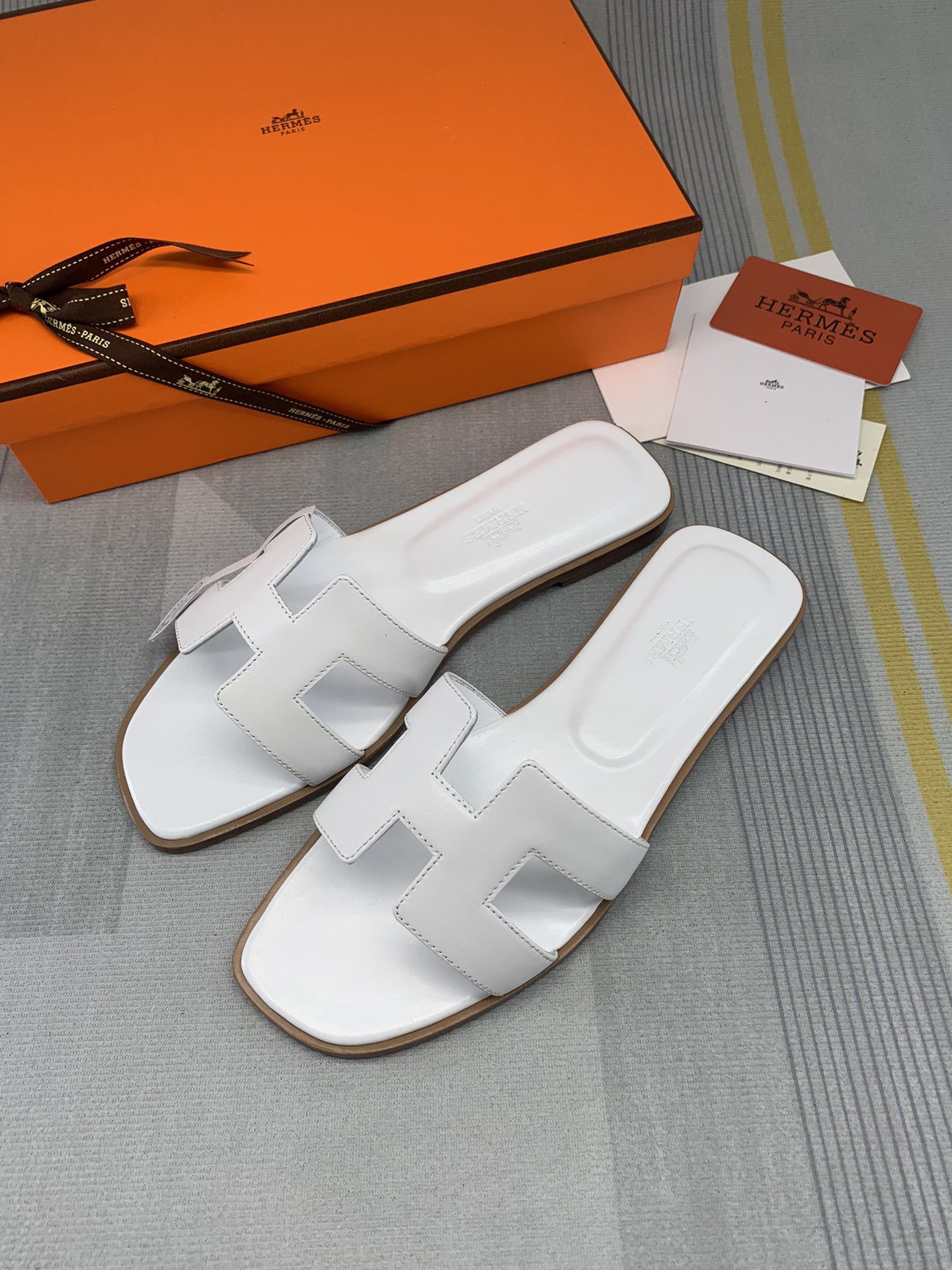 Herm womens slippers