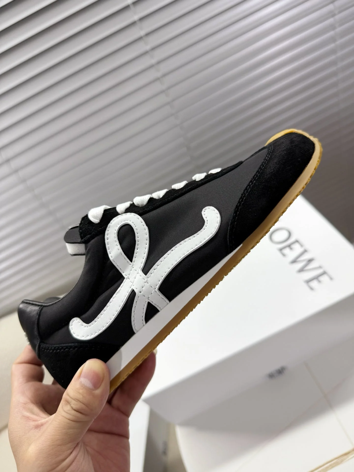 Loe 25fw all-match shoe