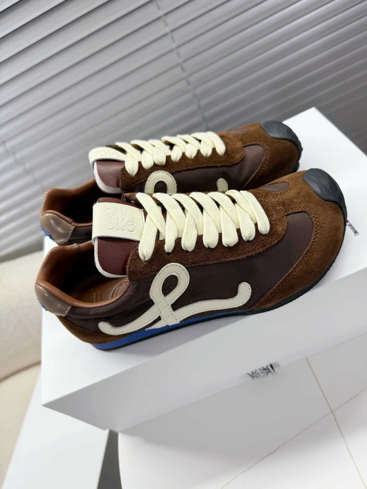 Loe 25fw all-match shoe