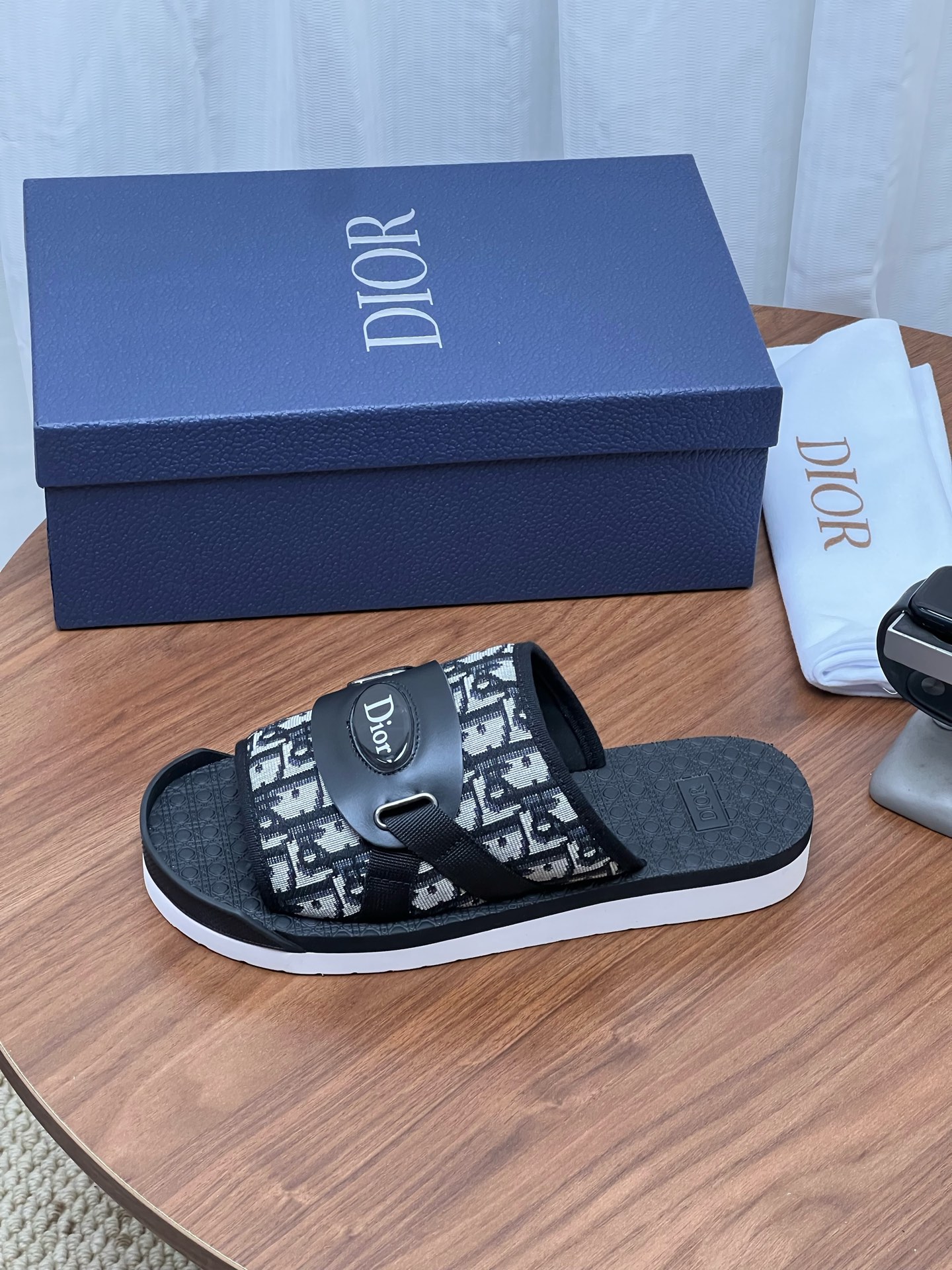 CD printed slippers