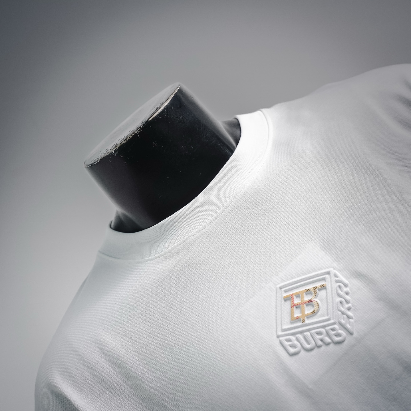 Bur embossed t-shirt