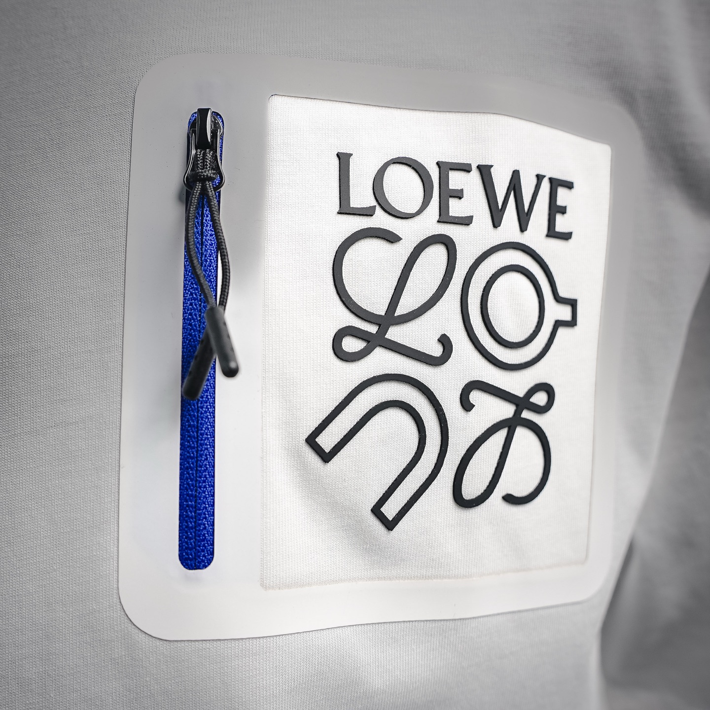 Loe pocket zip t-shirt