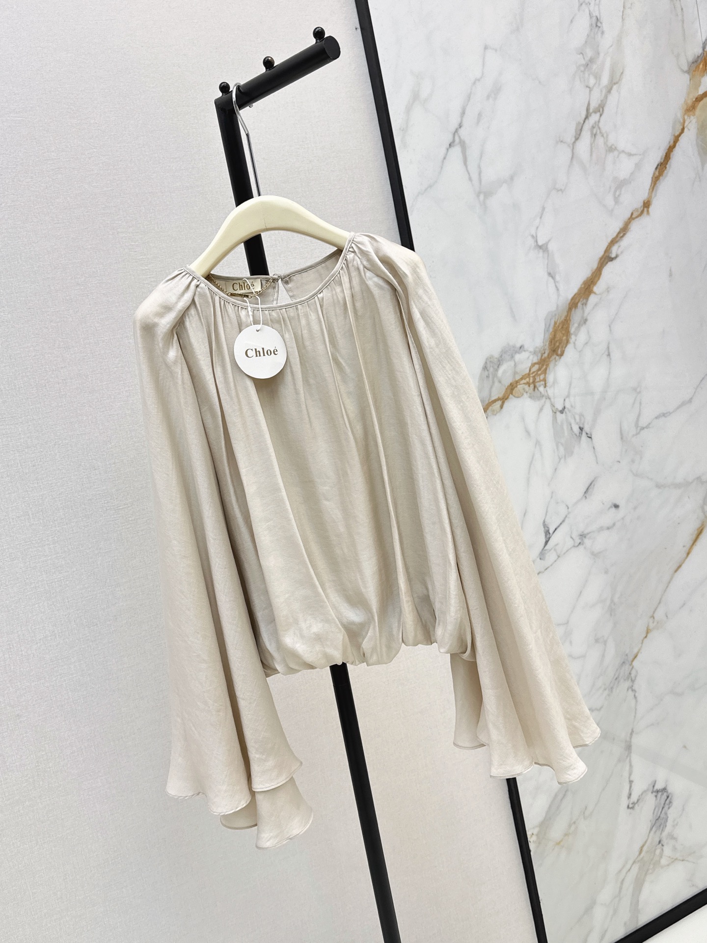 Chol 26ss cape sleeve top