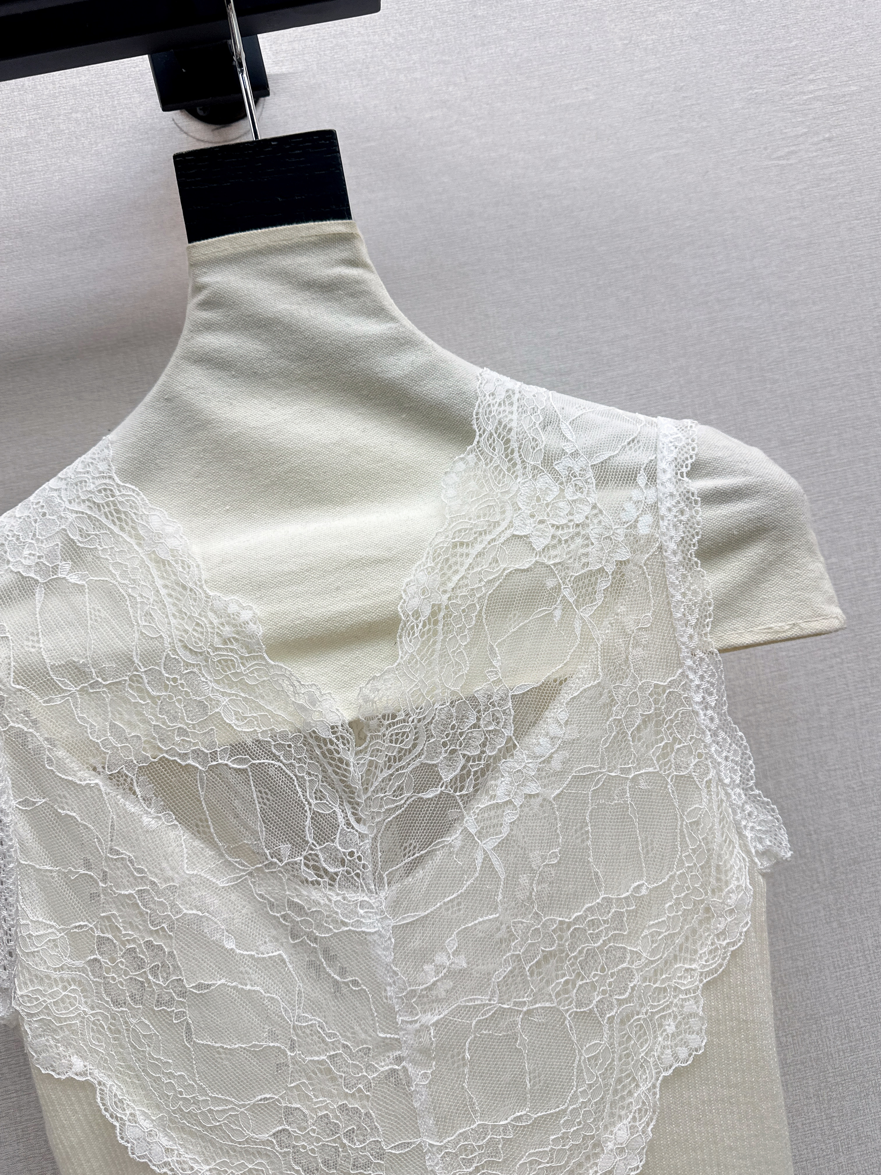 ES 26ss lace contract vest