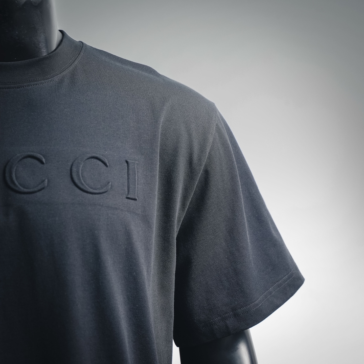 Guc embossing t-shirt