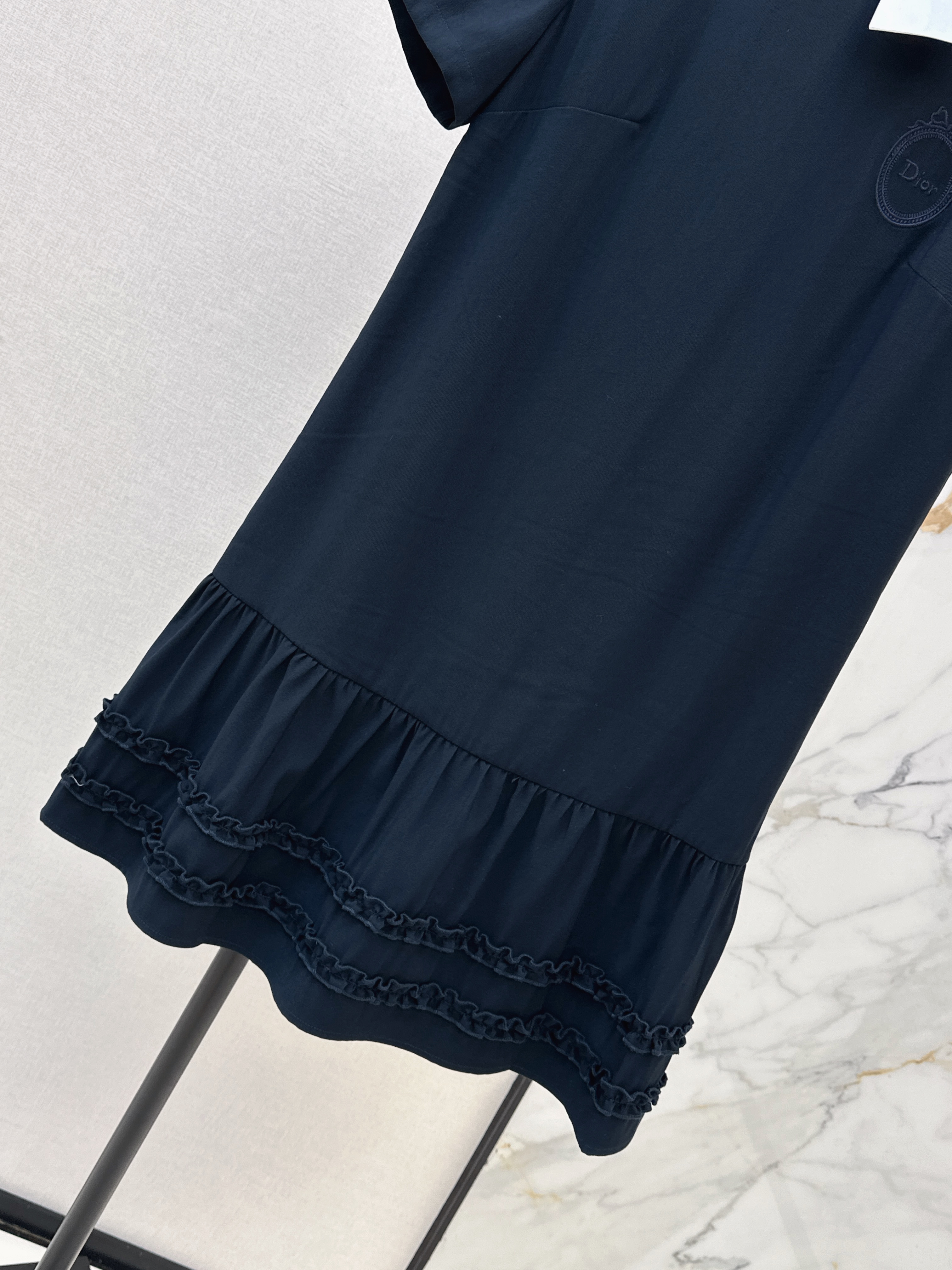 CD 26ss contract dress