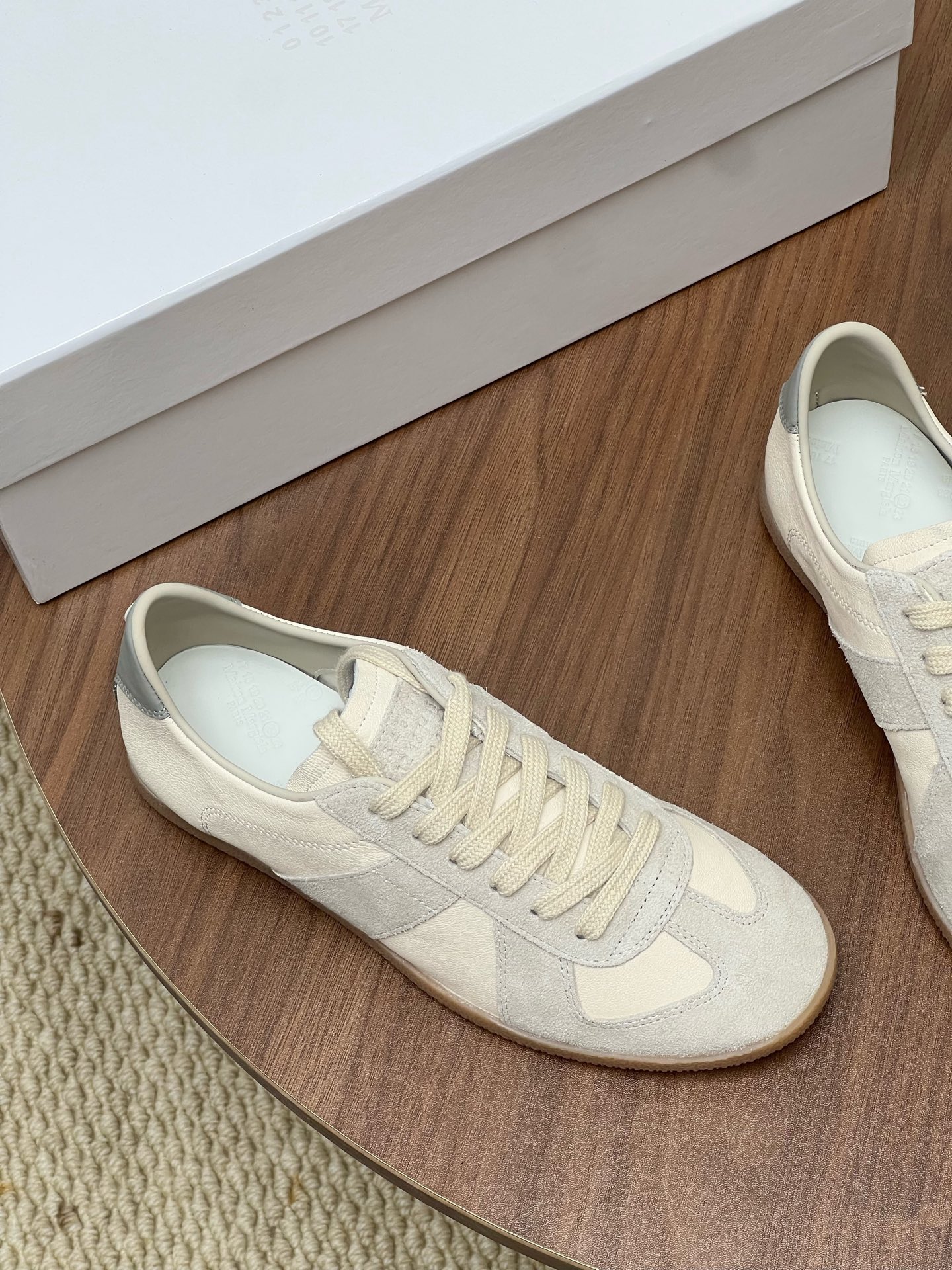 Maison low-top shoes