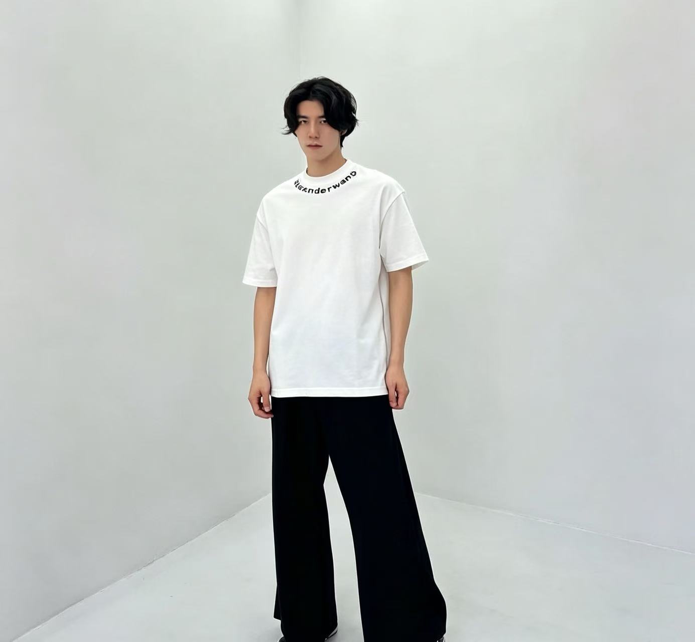 Alex neckline letter trint t-shirt