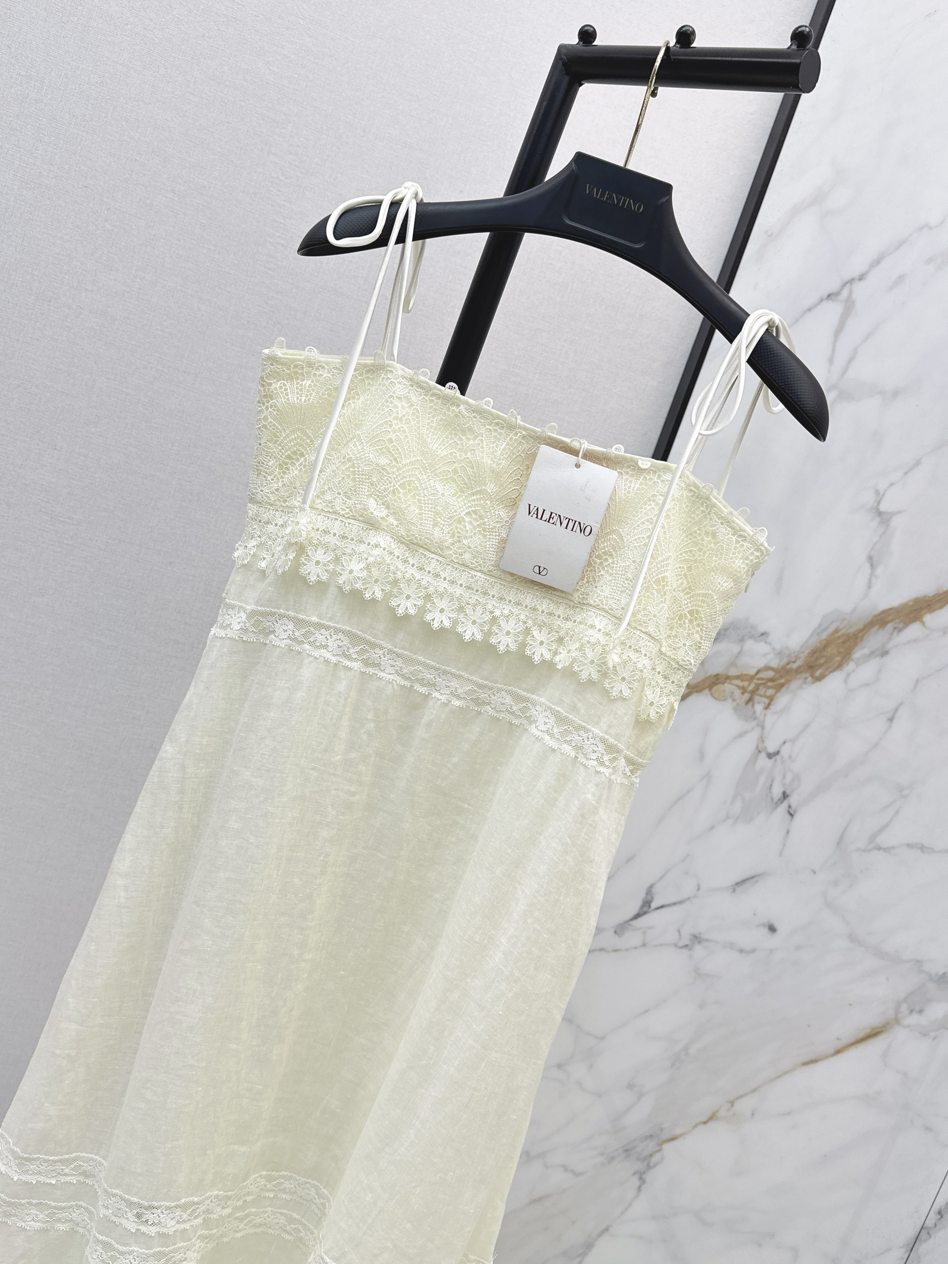 Valen 26ss lace panel slip dress