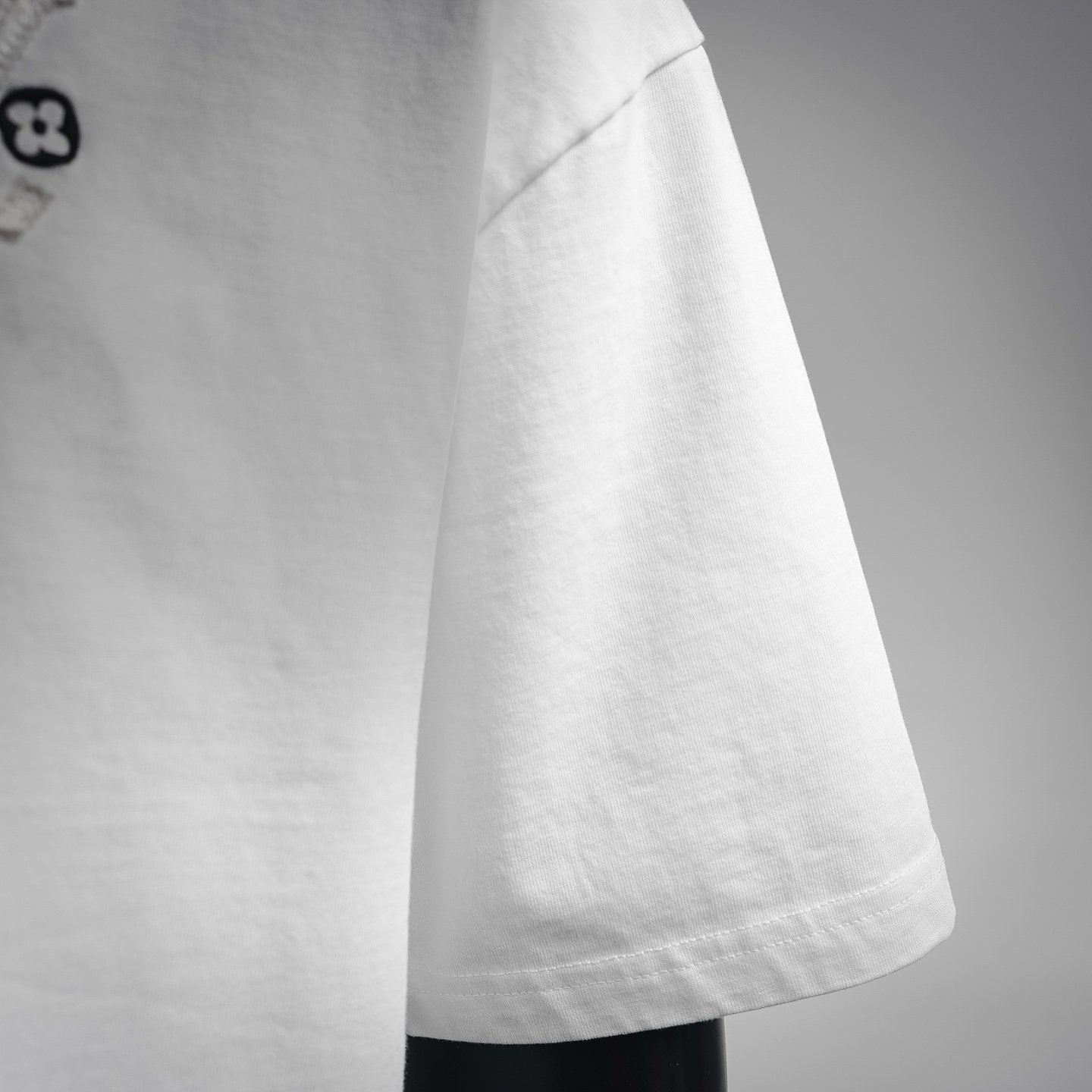 Louis letter applique t-shirt