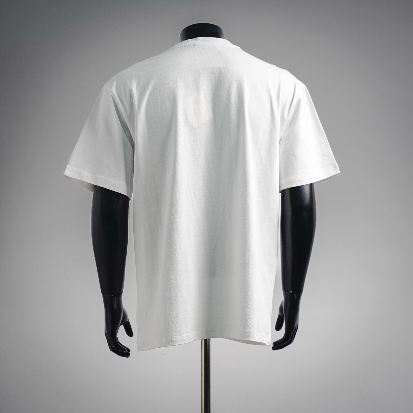 Loe zip pocket t-shirt