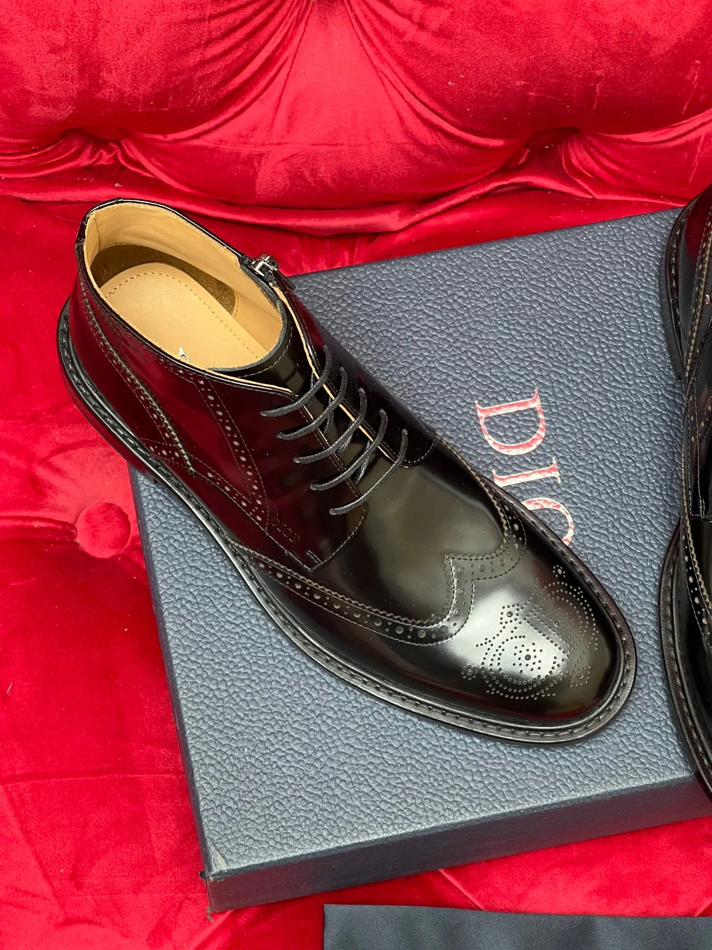 CD leather shoes