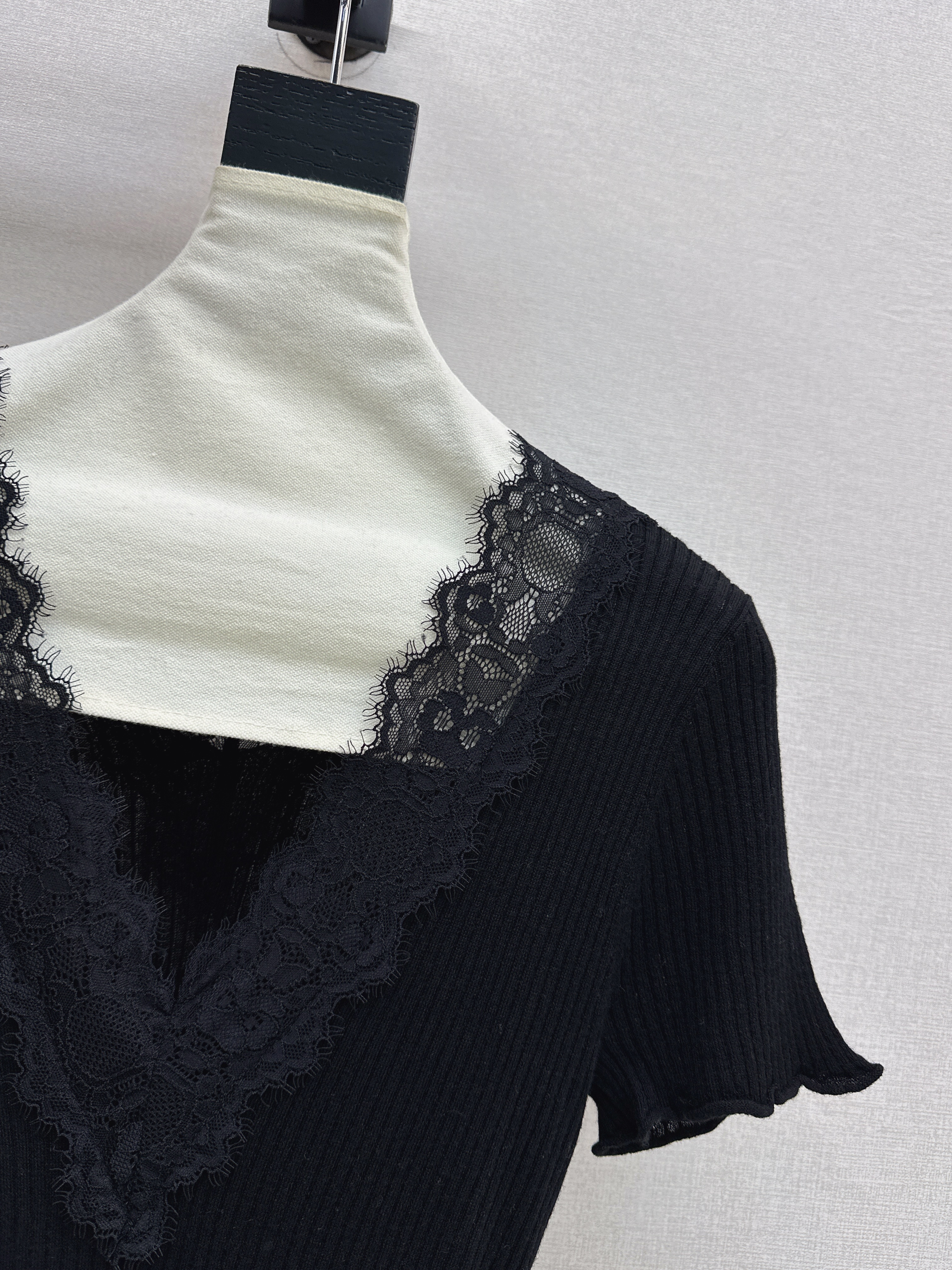 ES 26ss contract lace knitwear