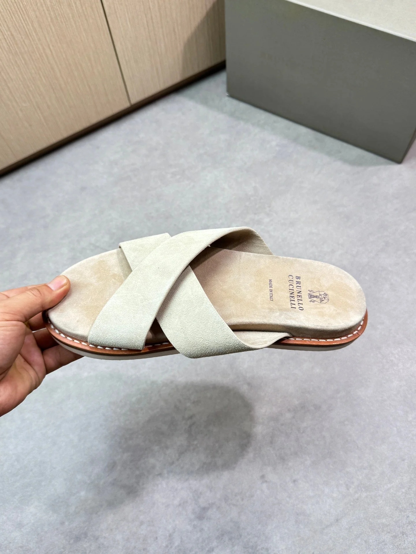 Brunello 25ss leather slippers