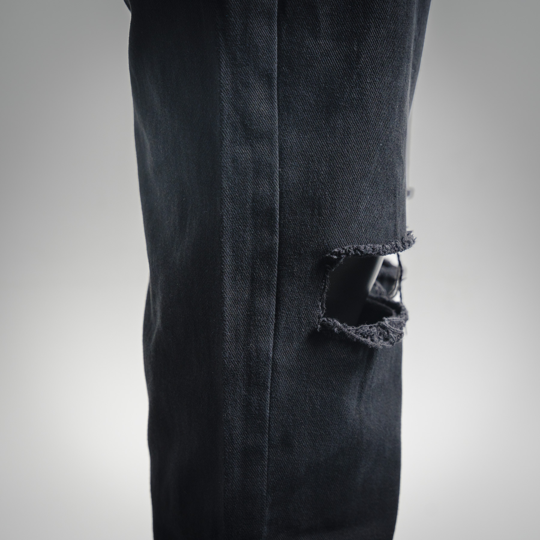Balen ripped jeans