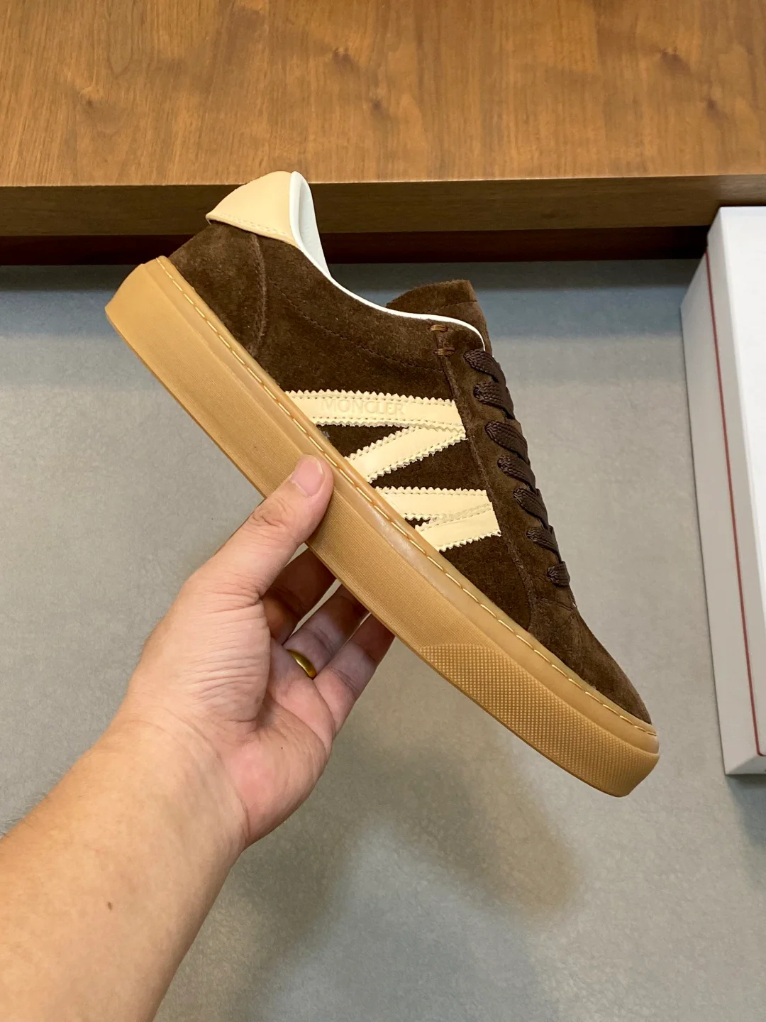 Mon low-top retro sneakers
