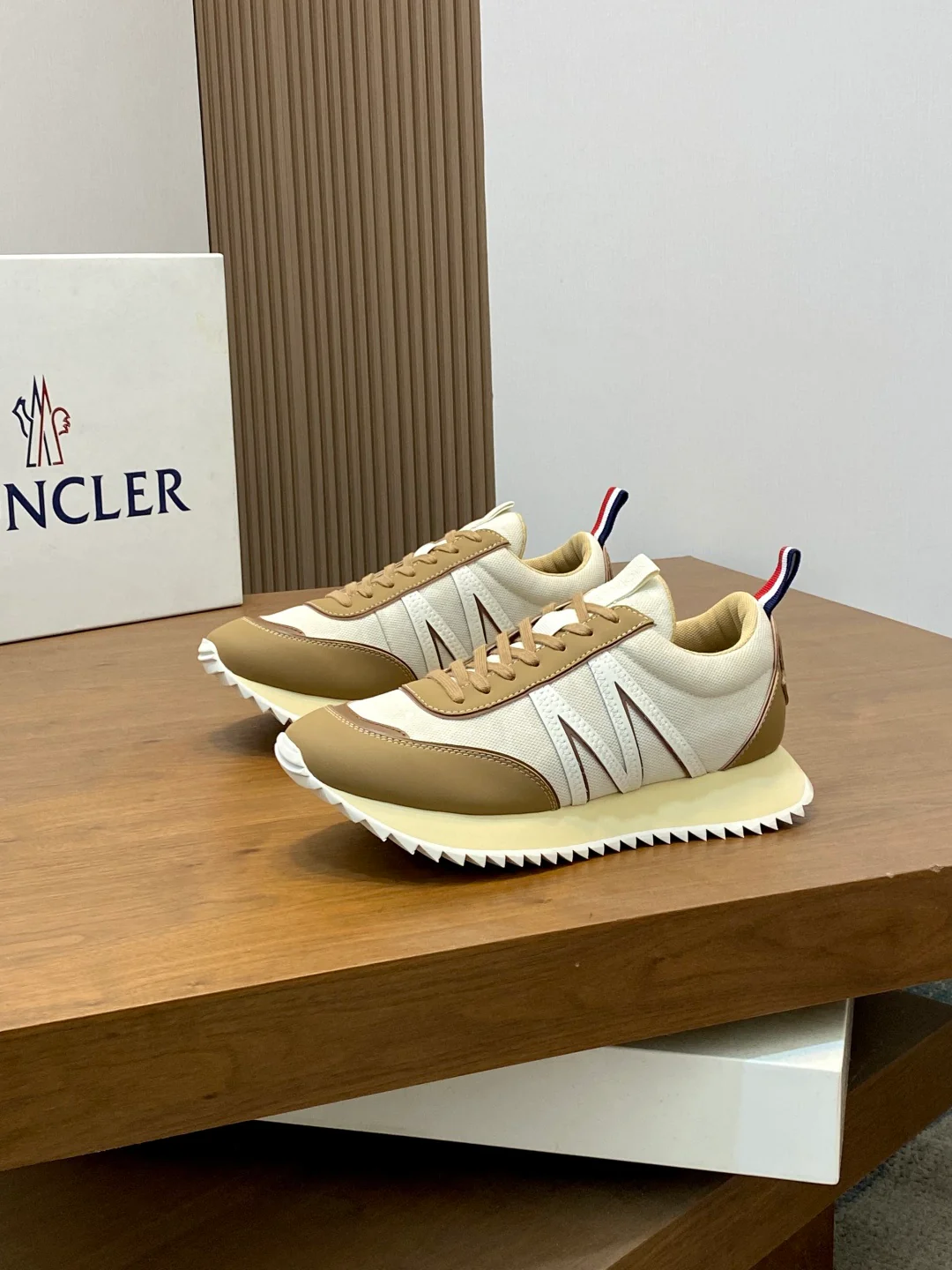 Mon retro sneakers