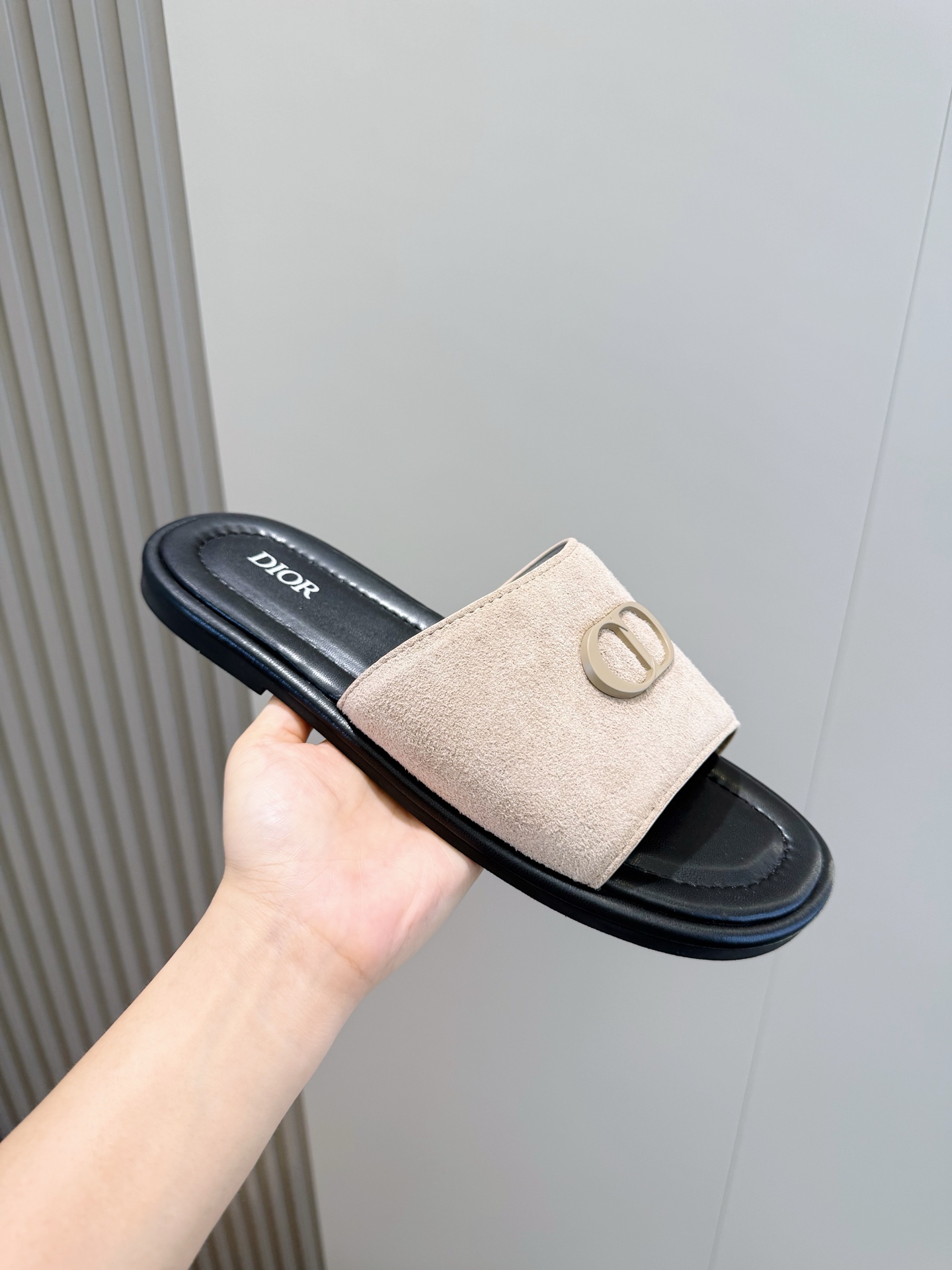 CD slippers