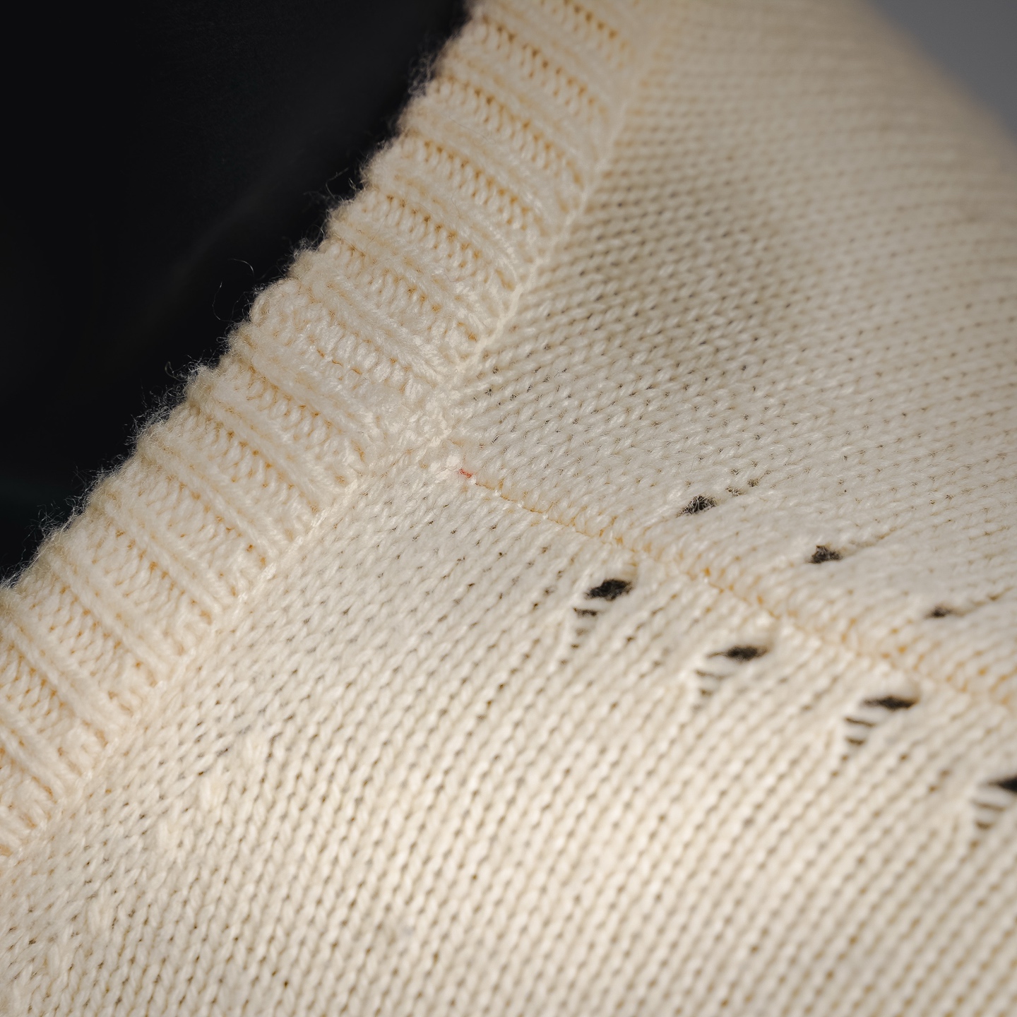 Cel knit sweater