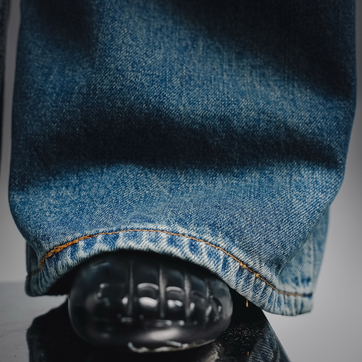 Acen distressed ripped jeans