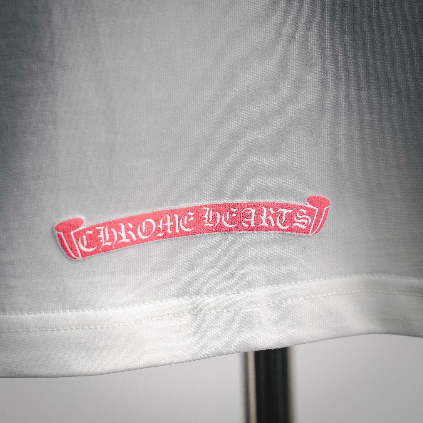 Chrome graffiti-print t-shirt