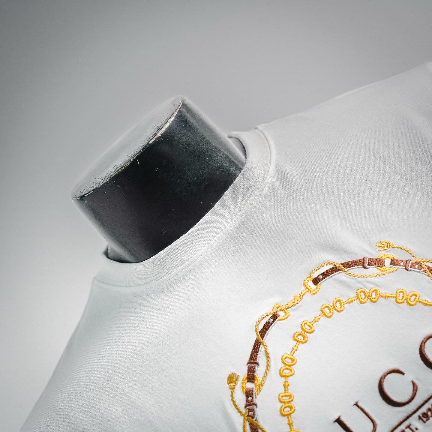 Guc letter embroidered t-shirt