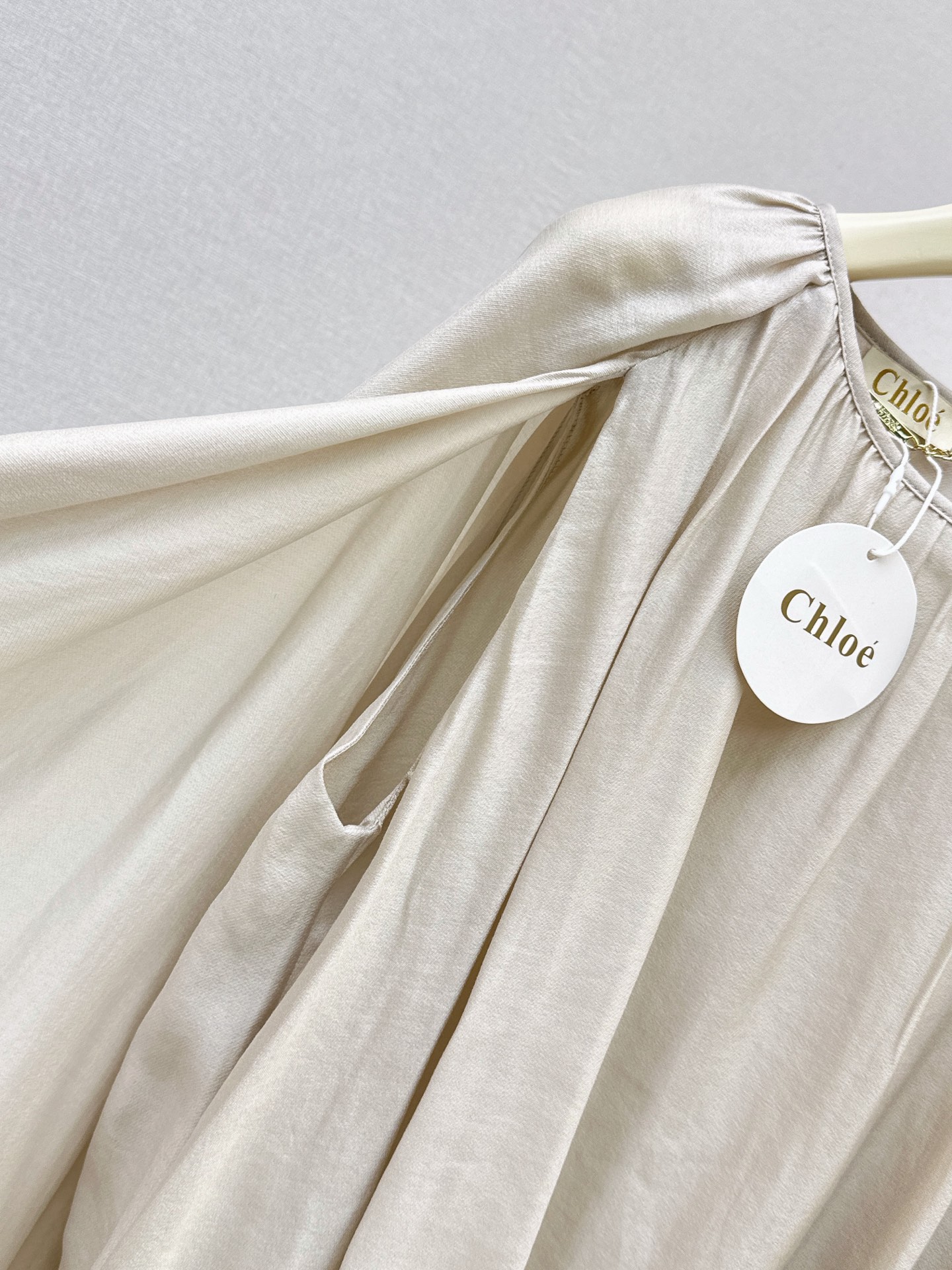Chol 26ss cape sleeve top