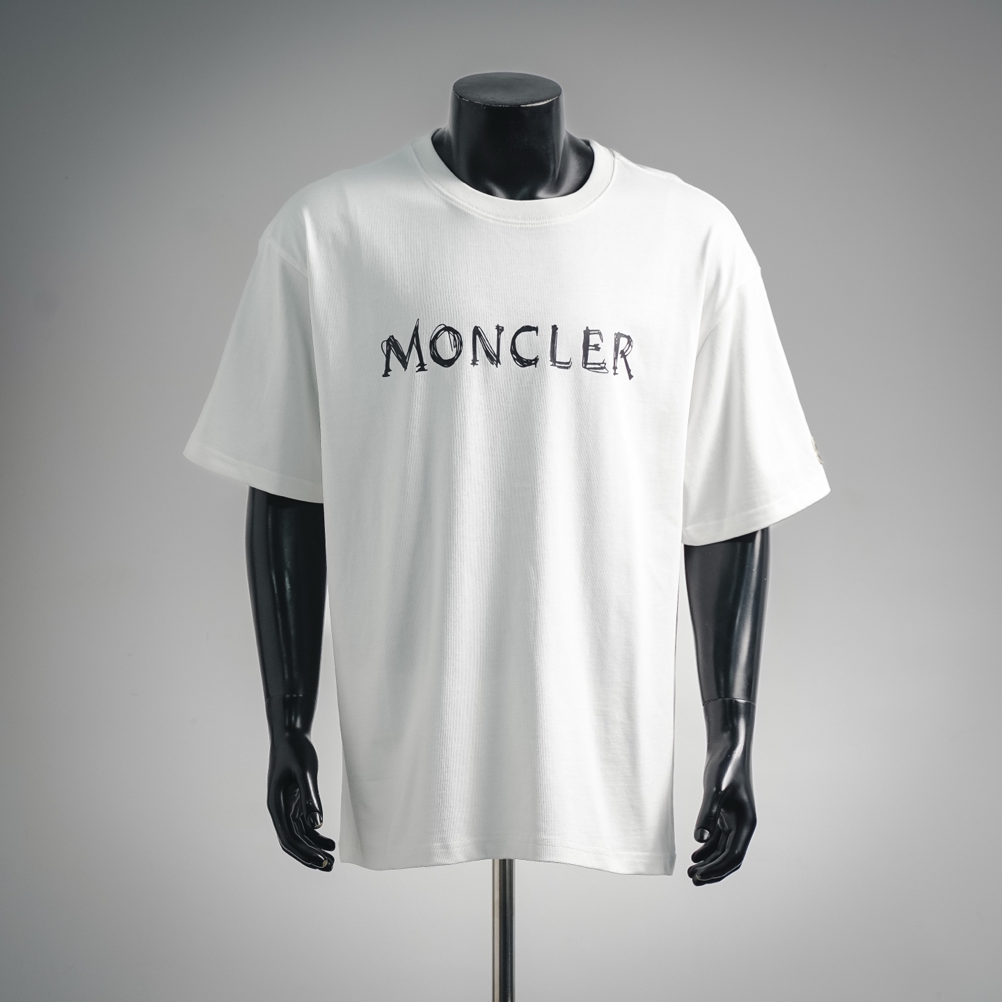Mon letter graffiti t-shirt
