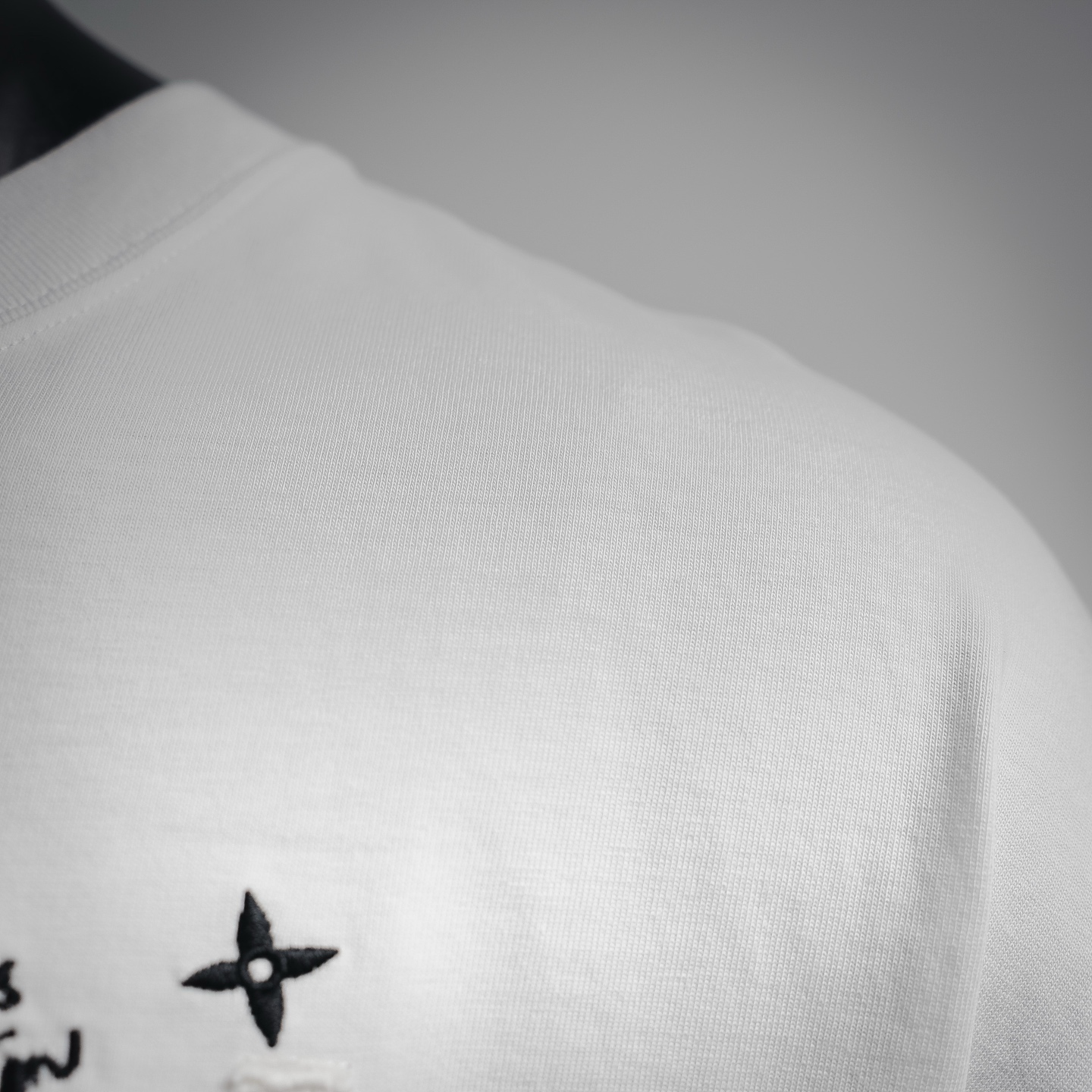 Louis letter applique t-shirt