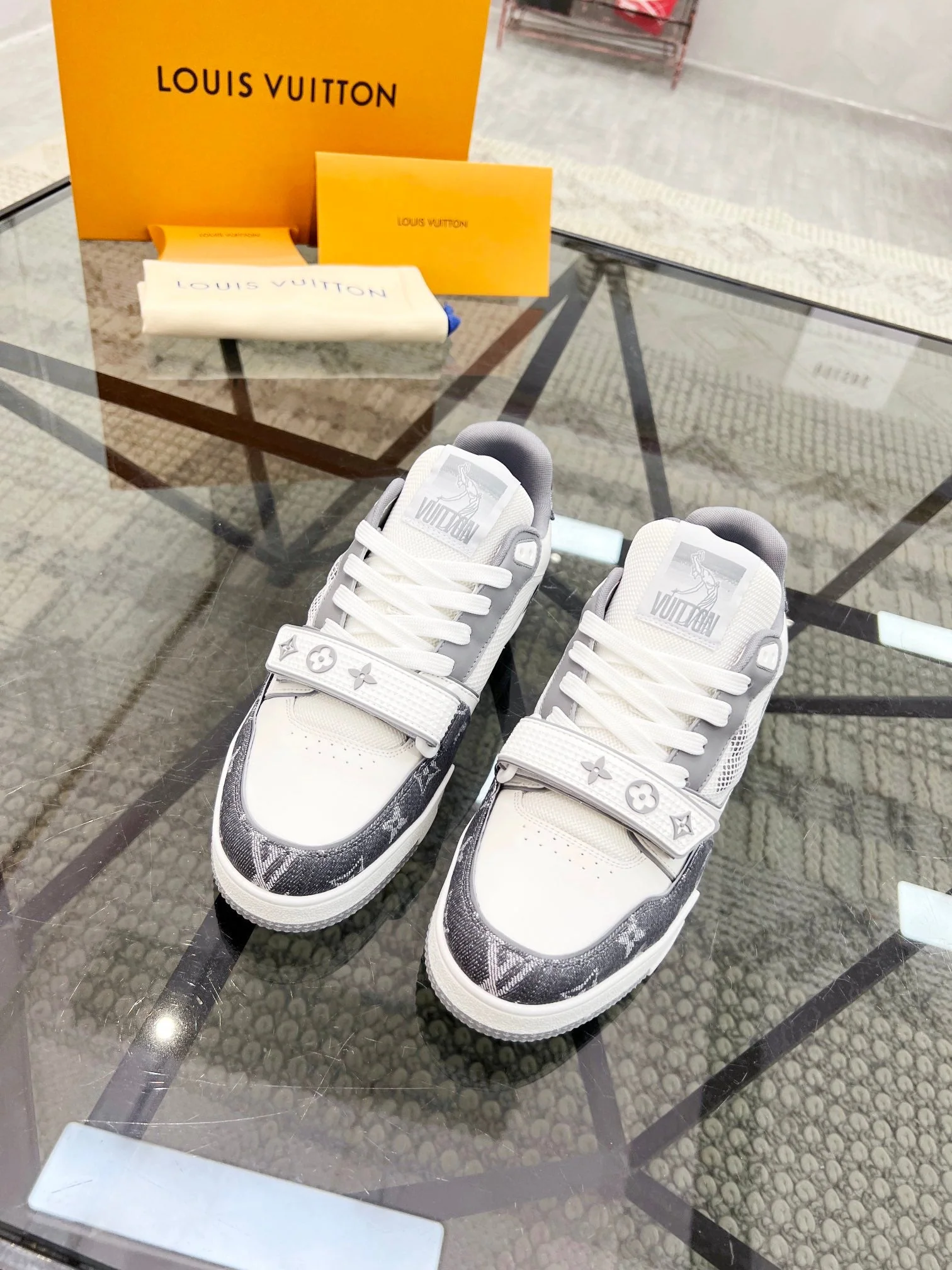 Louis sneakers
