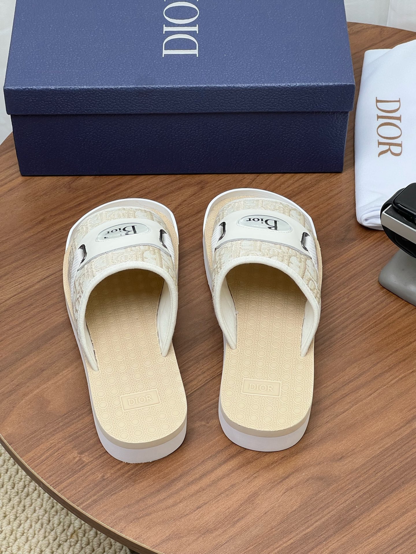 CD printed slippers