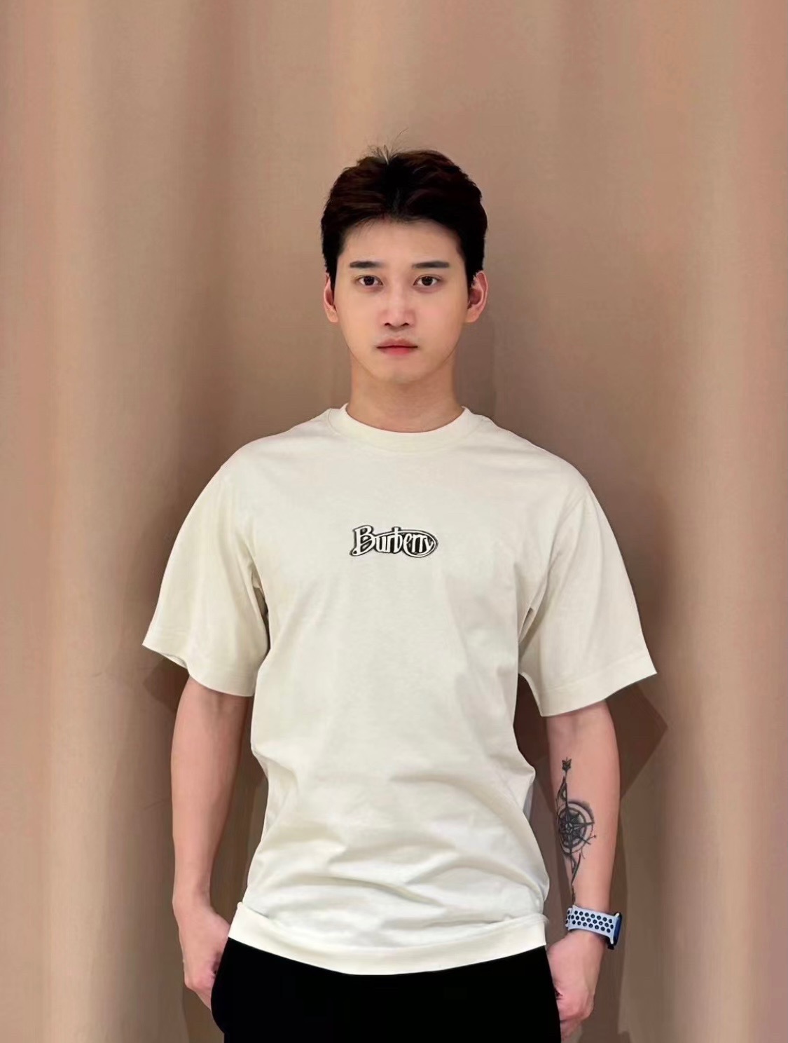 Bur flocked pattern t-shirt
