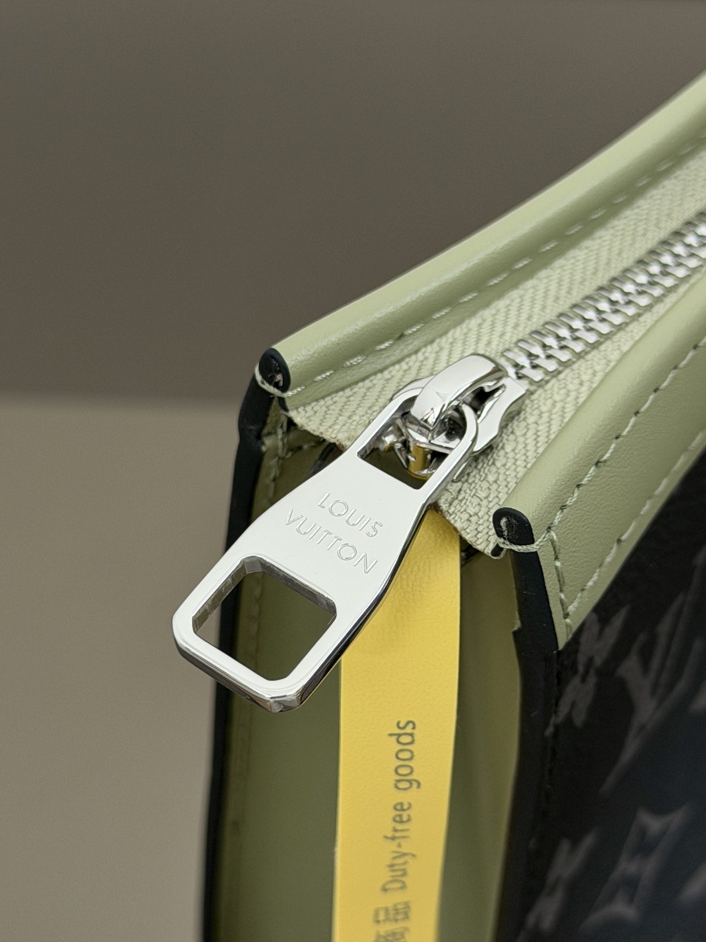 Louis crossbody bag