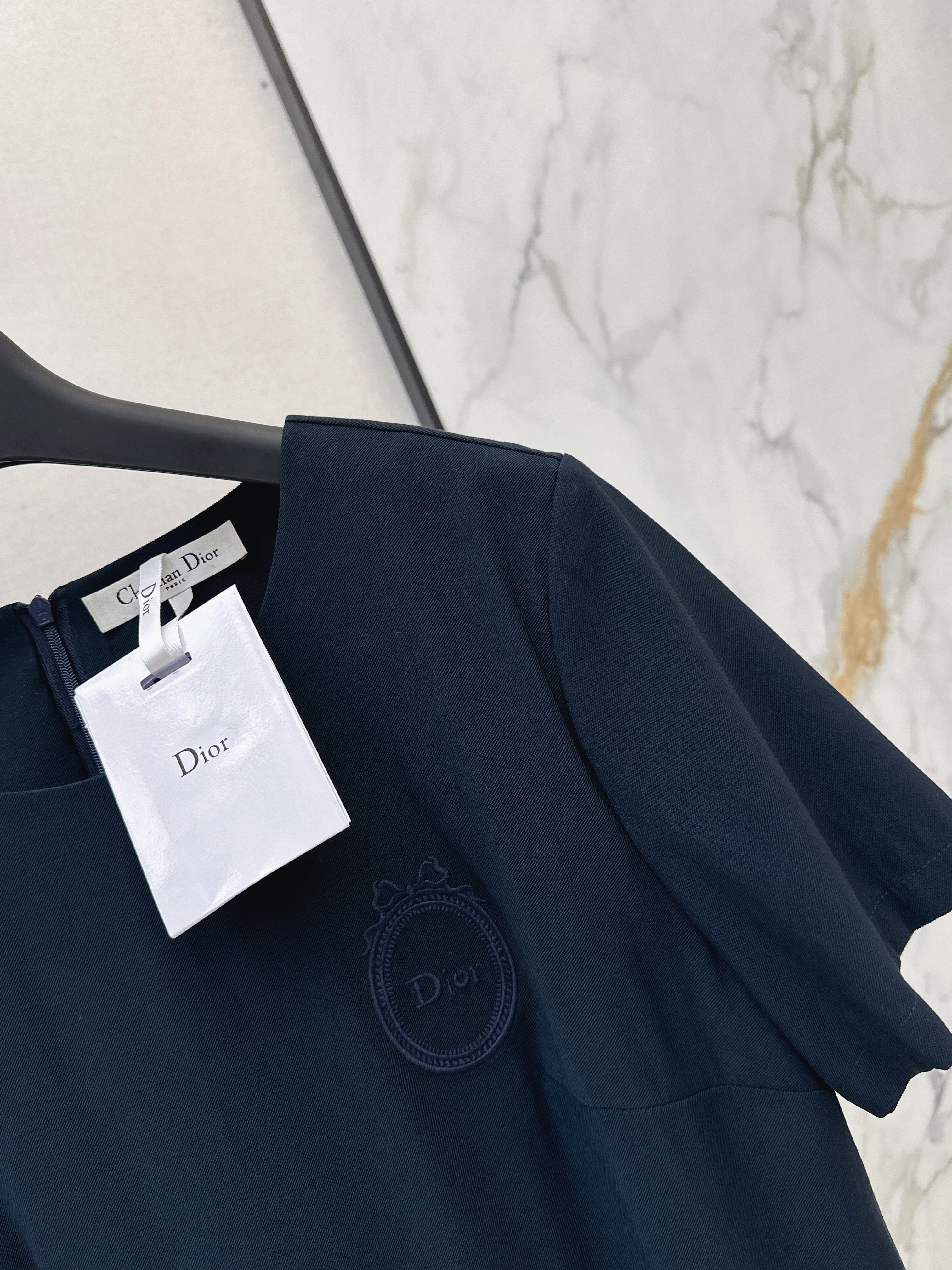 CD 26ss contract dress