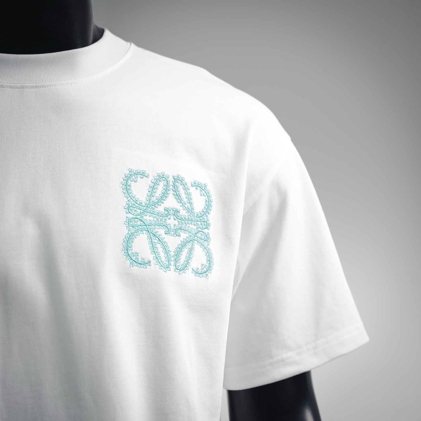 Loe embroidery t-shirt