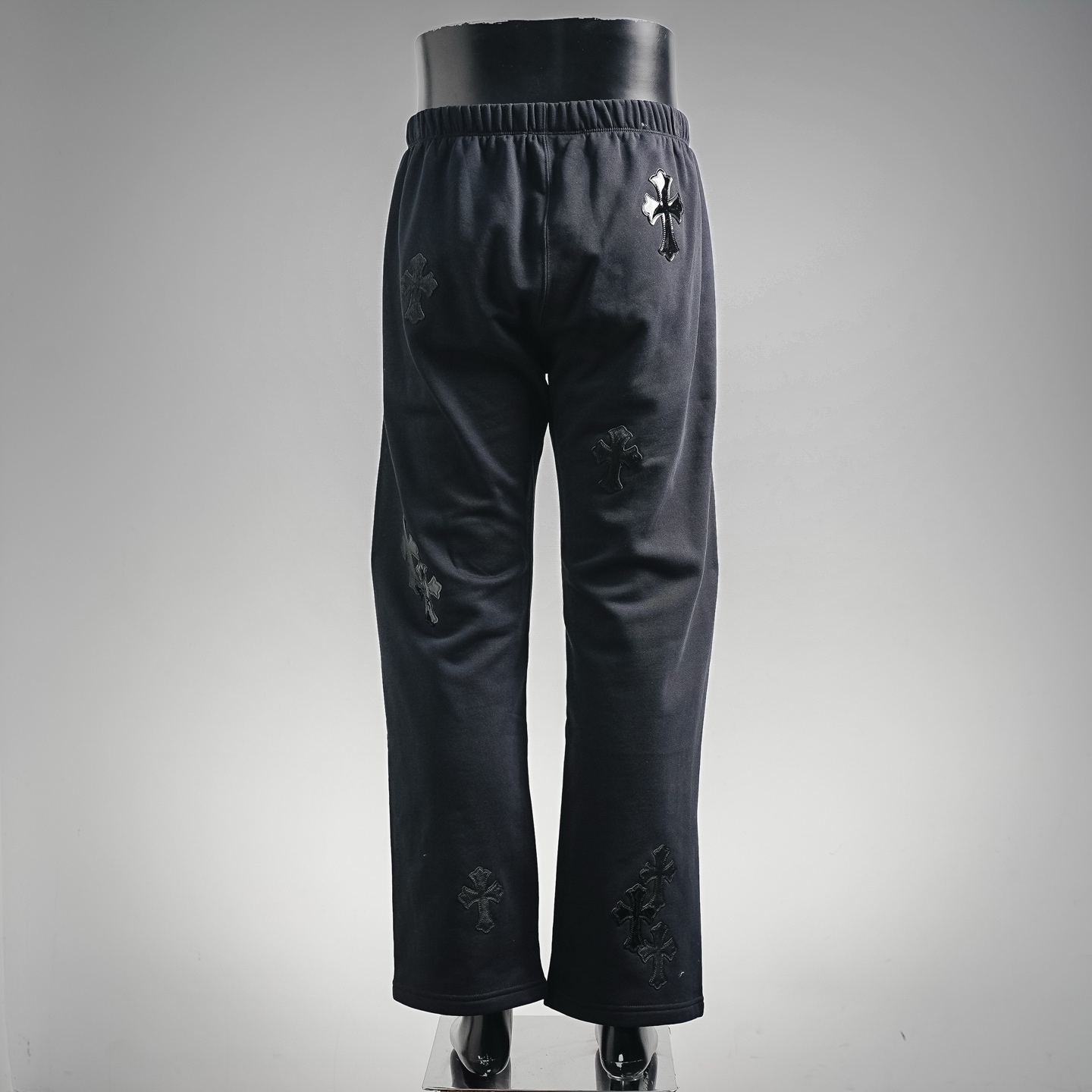 Chrome casual applique pants