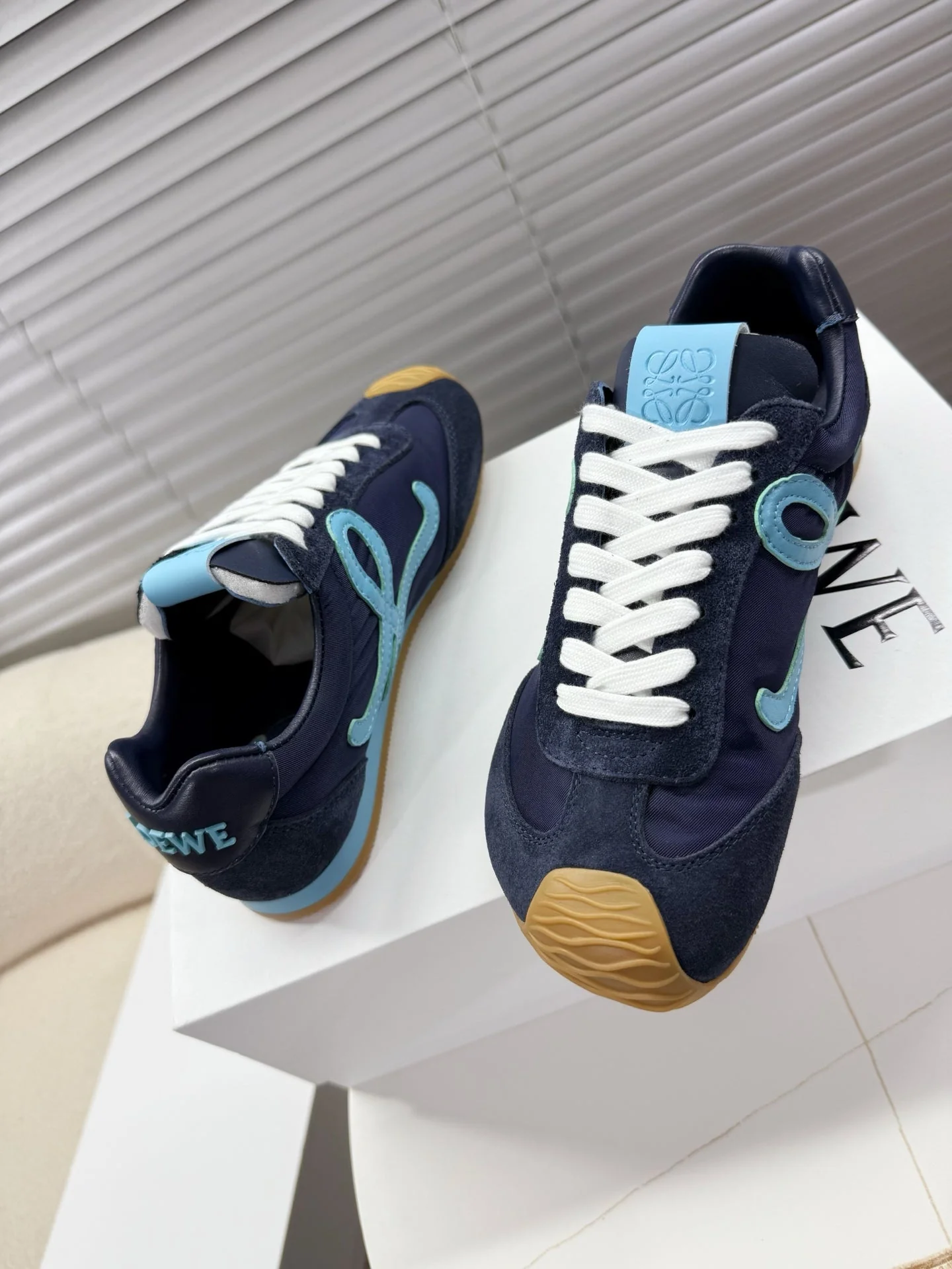 Loe 25fw all-match shoe