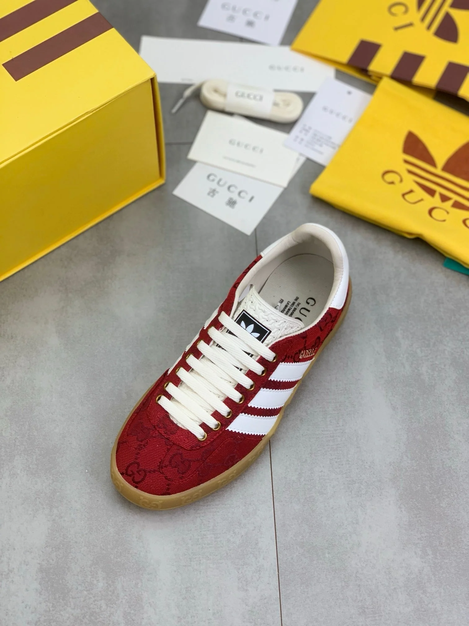 guc adi gazelle sneaker