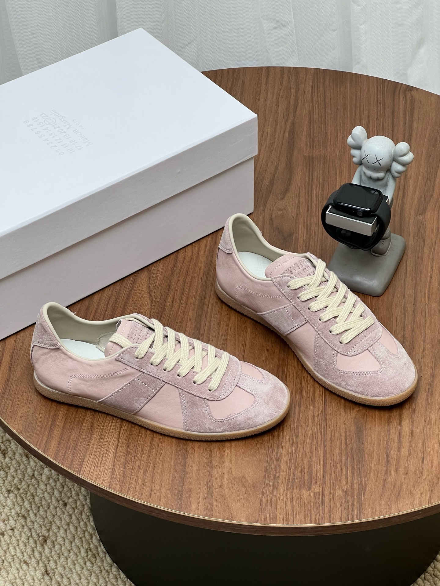 Maison low-top shoes