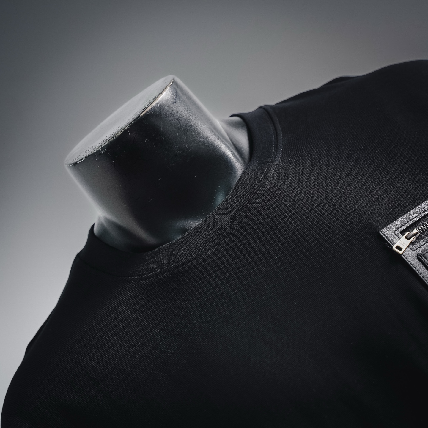 Pra leather pockets t-shirt