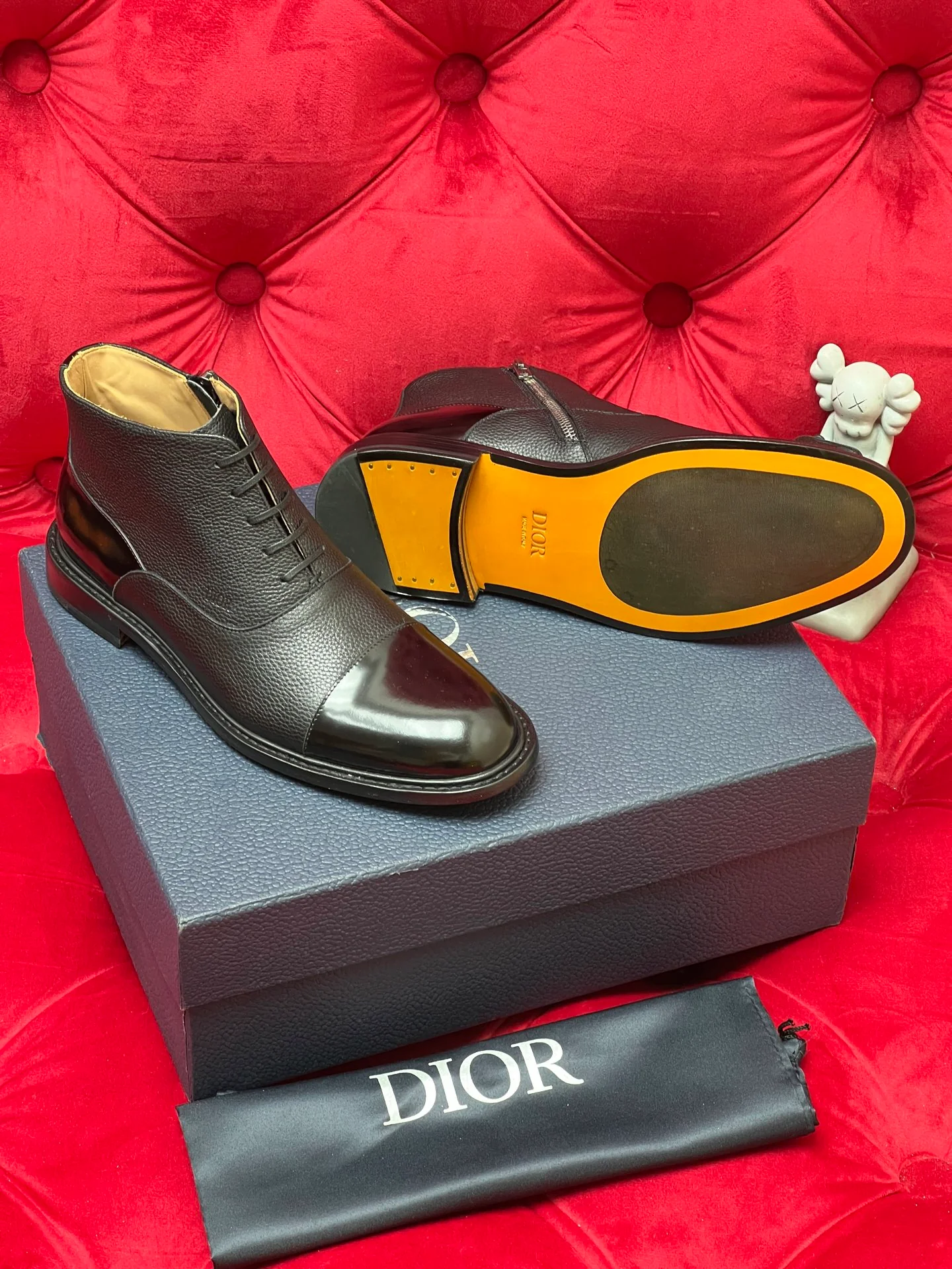 CD leather shoes