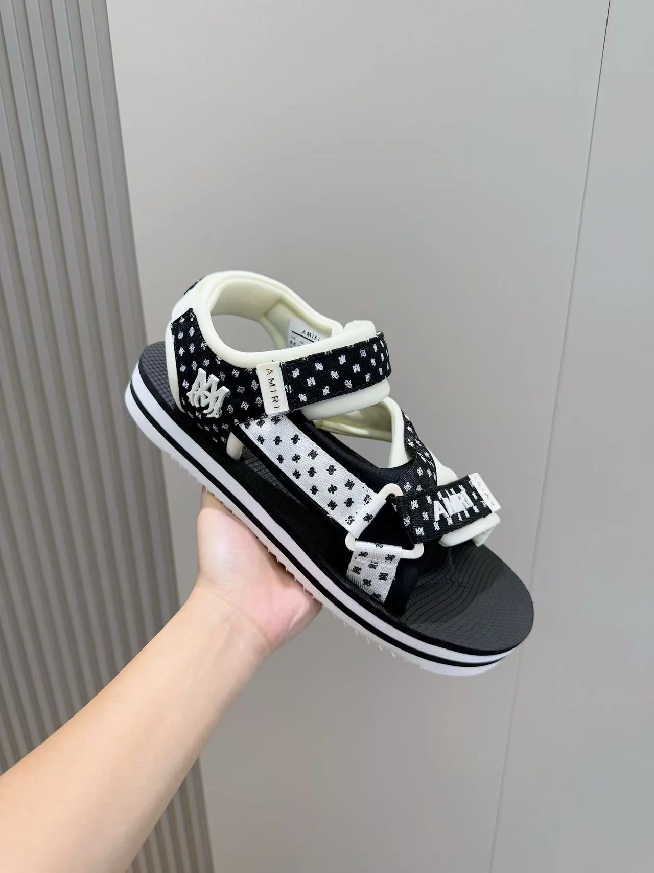 Ami slippers