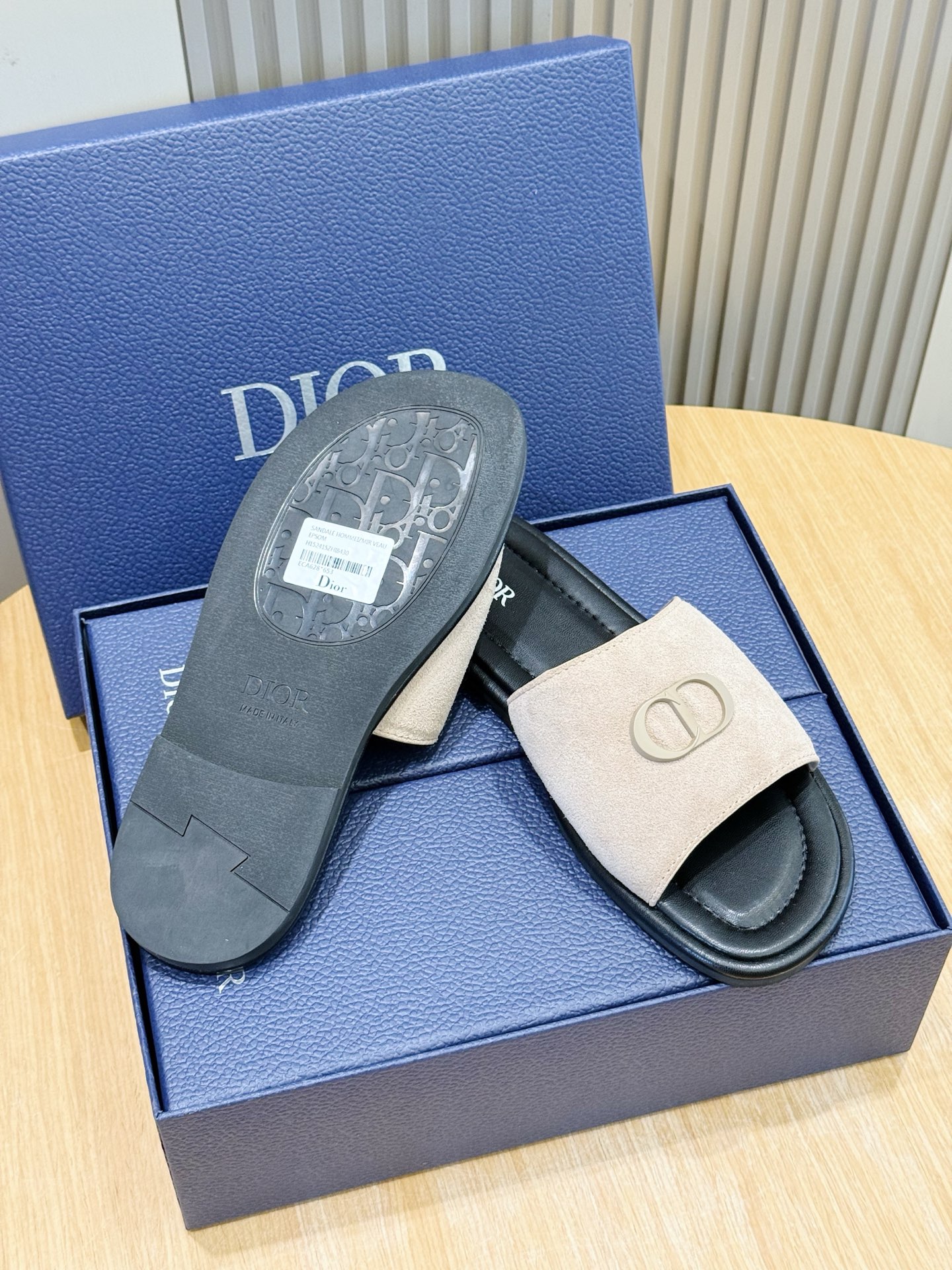 CD slippers