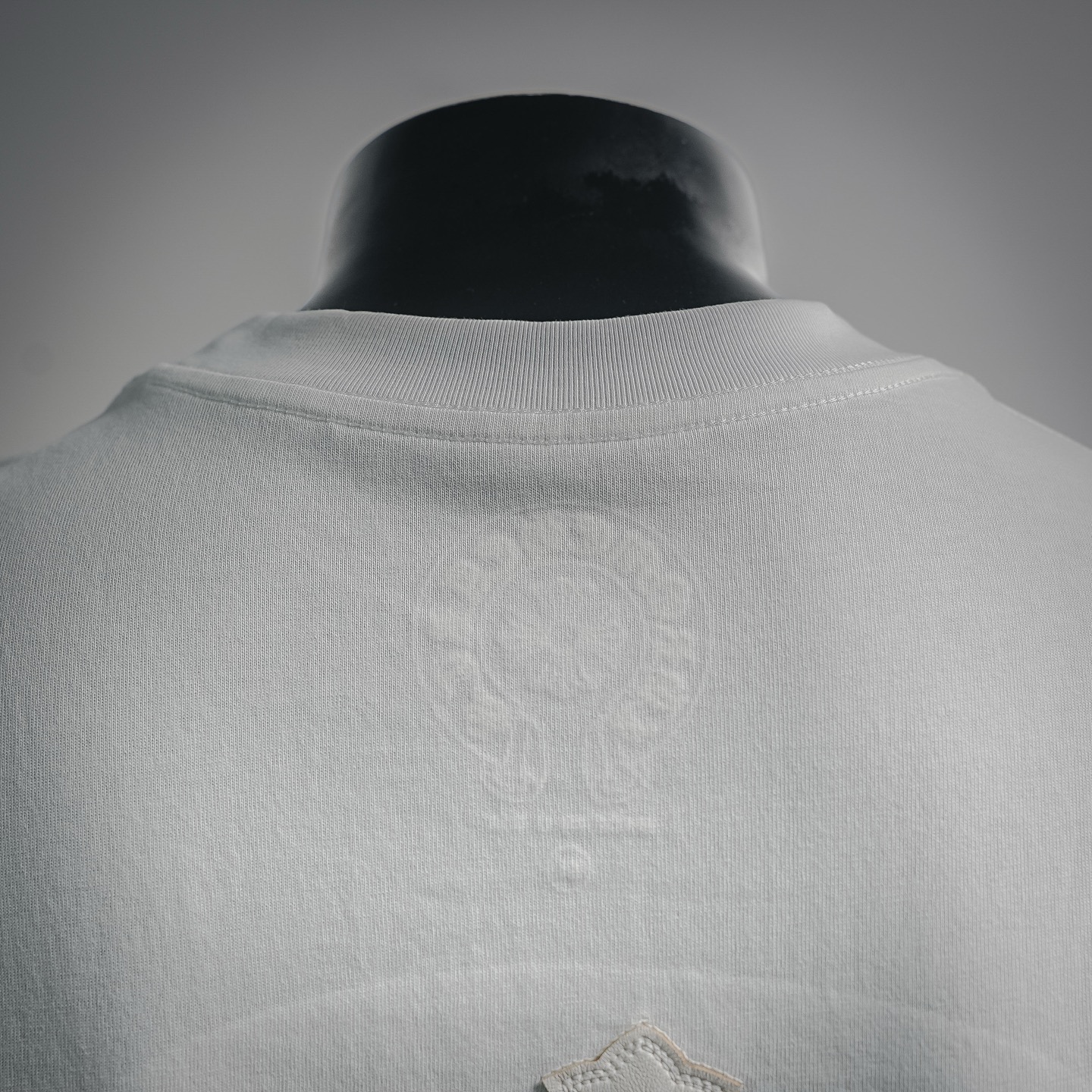 Chrome applique cross t-shirt
