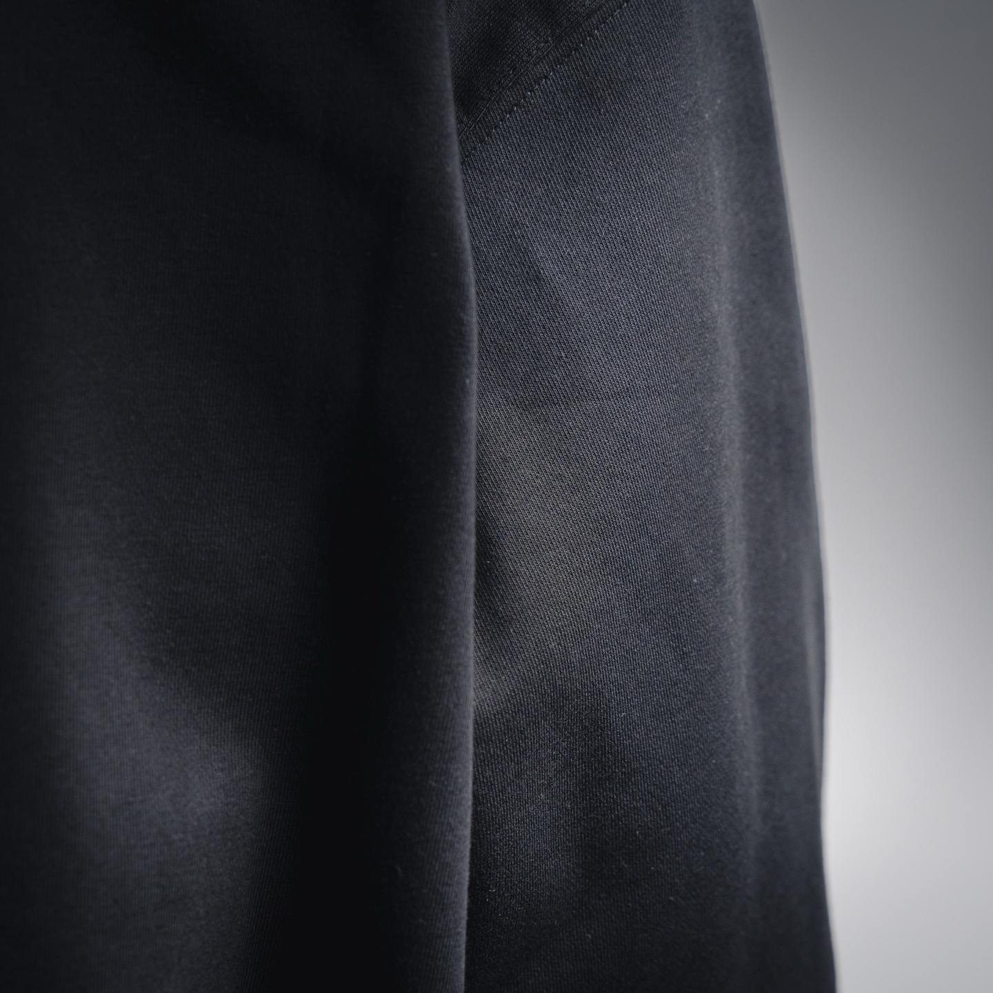 Versa essential hoodie