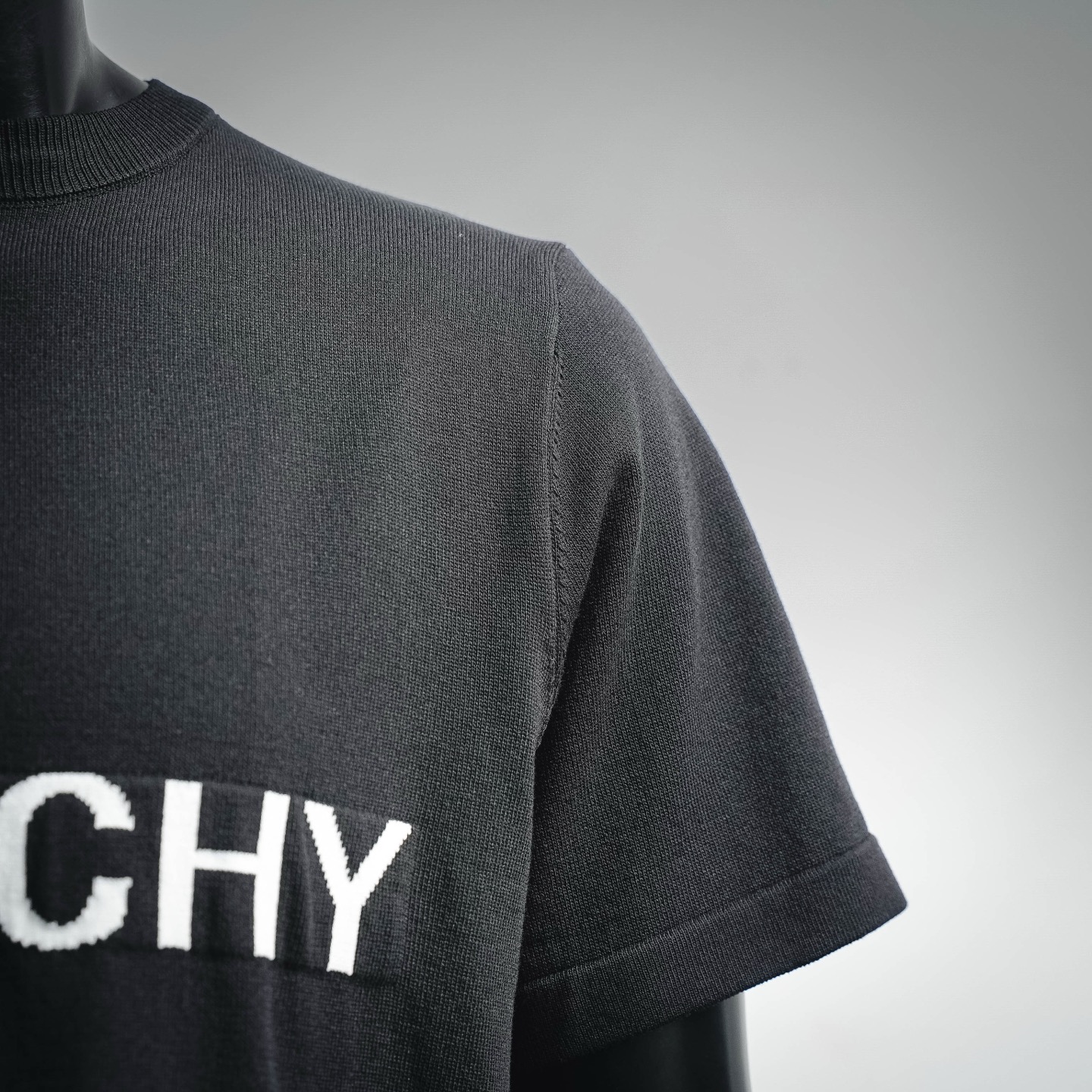 Given jacquard knit t-shirt