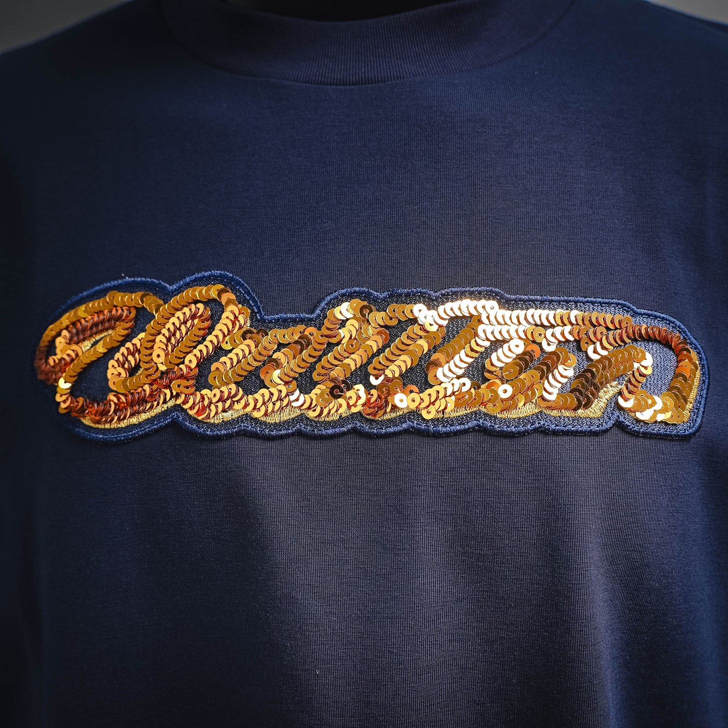 Louis sequin chenille patch t-shirt